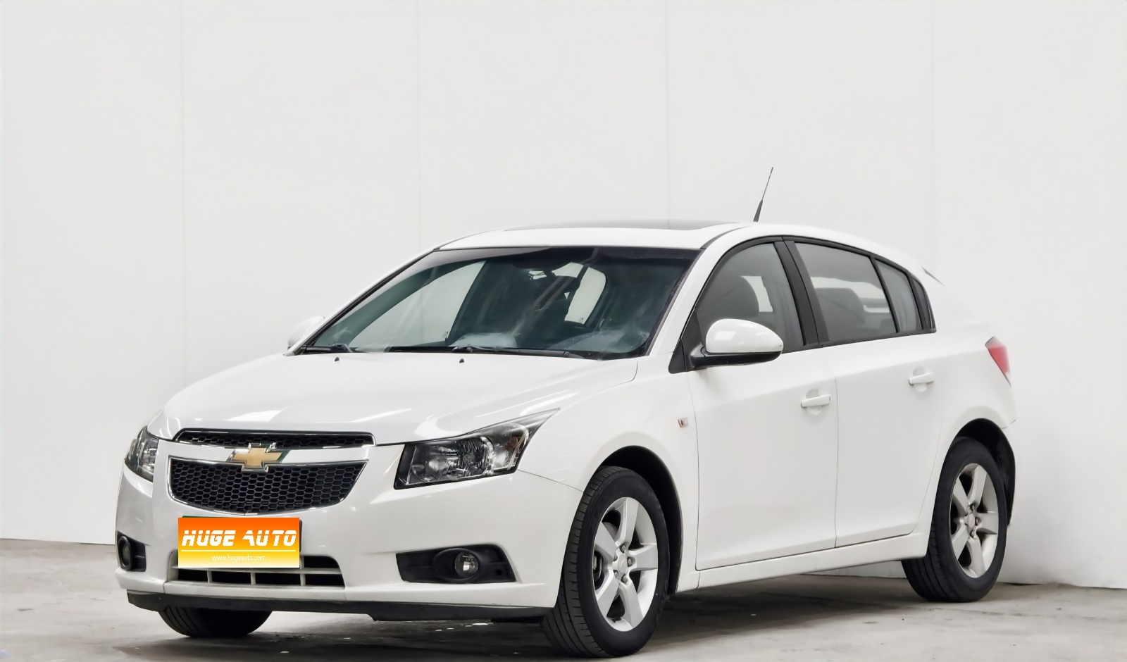 MY2013 Cruze Hatchback 1.6L MT Luxury 
