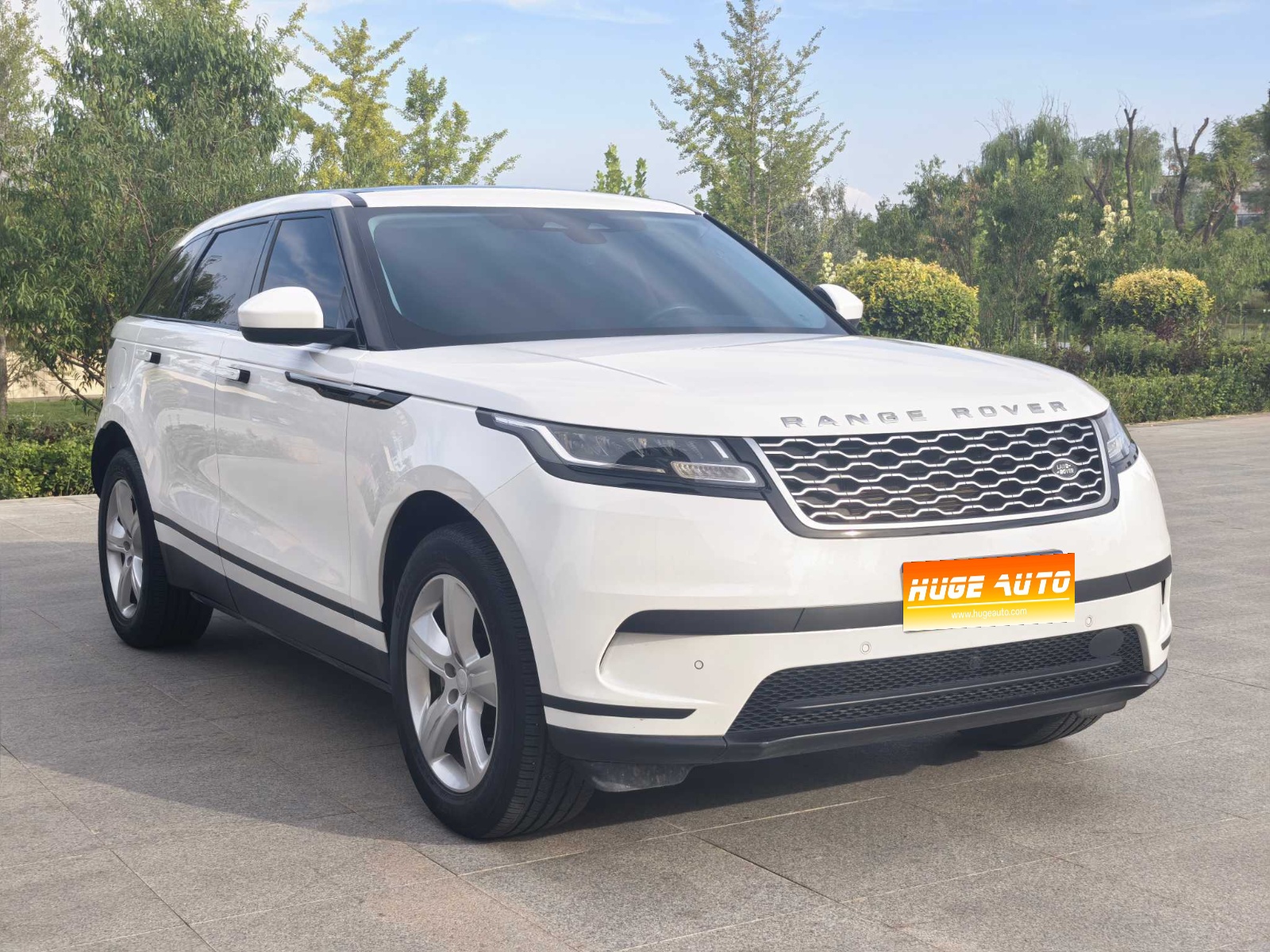 MY2023 Range Rover Velar 250PS