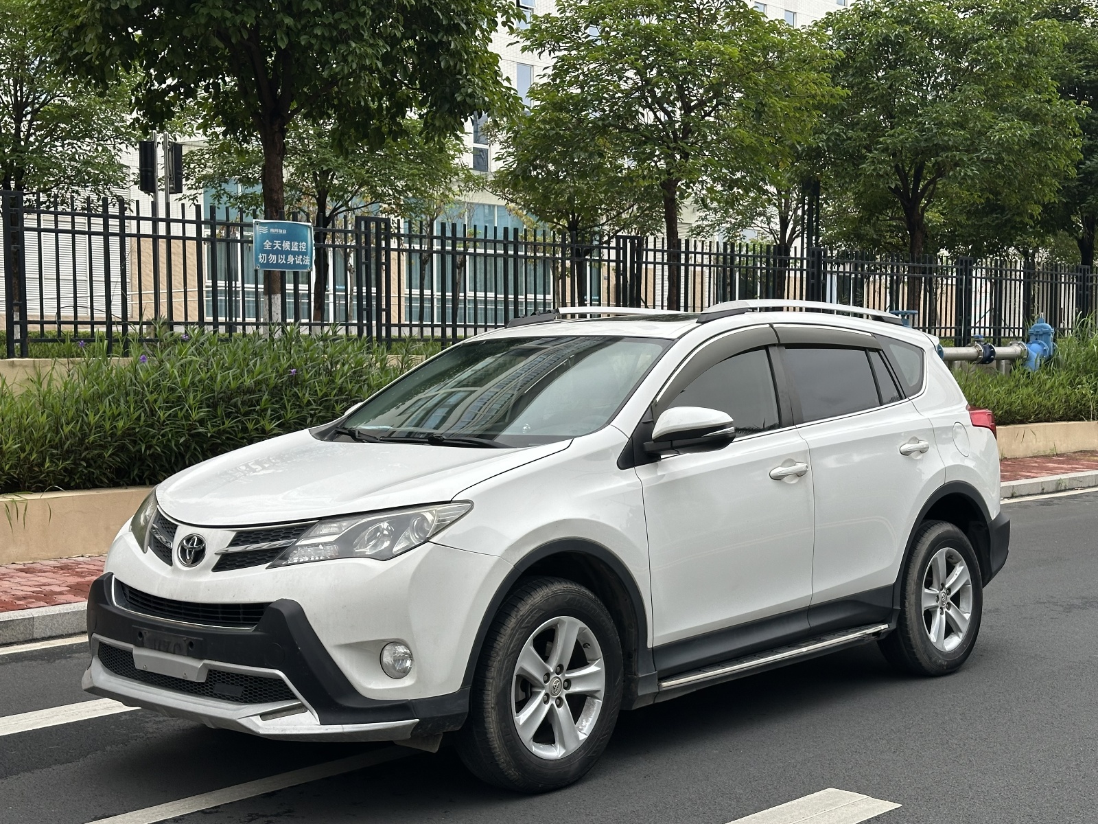 MY2013 RAV4 2.0L CVT 4WD Vogue 