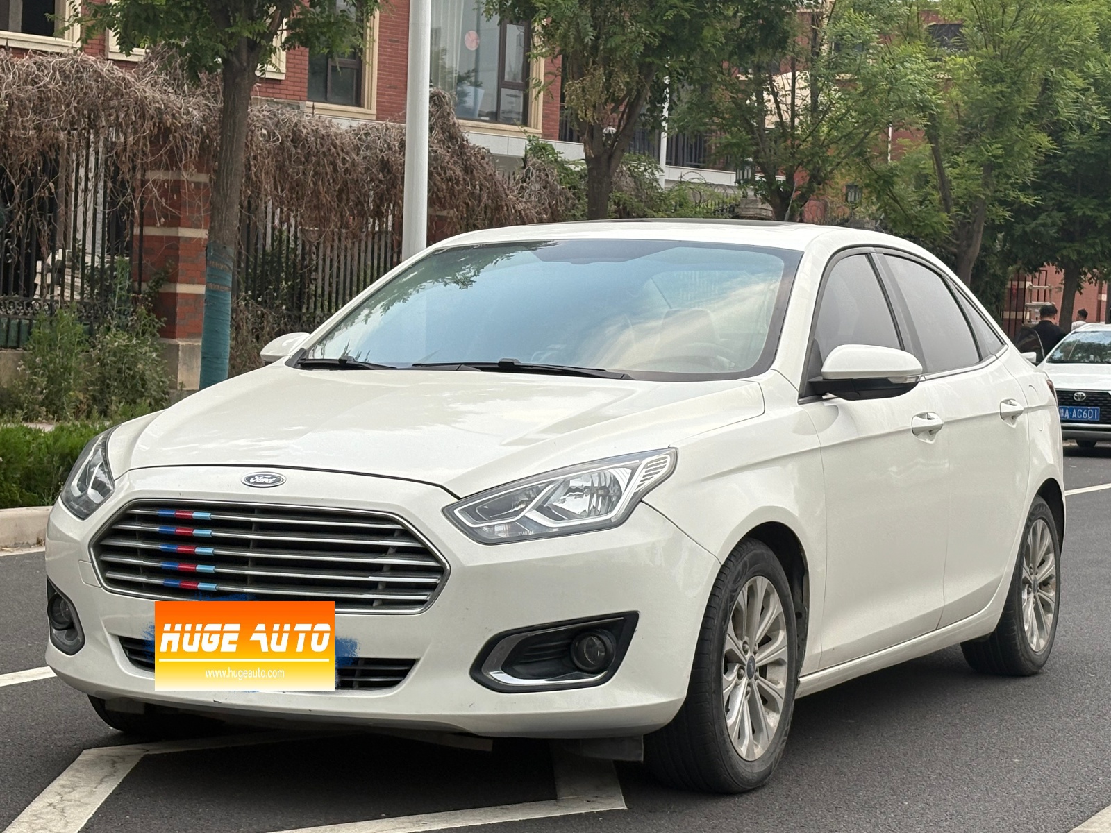 MY2015 ESCORT 1.5L MT Comfort Version 