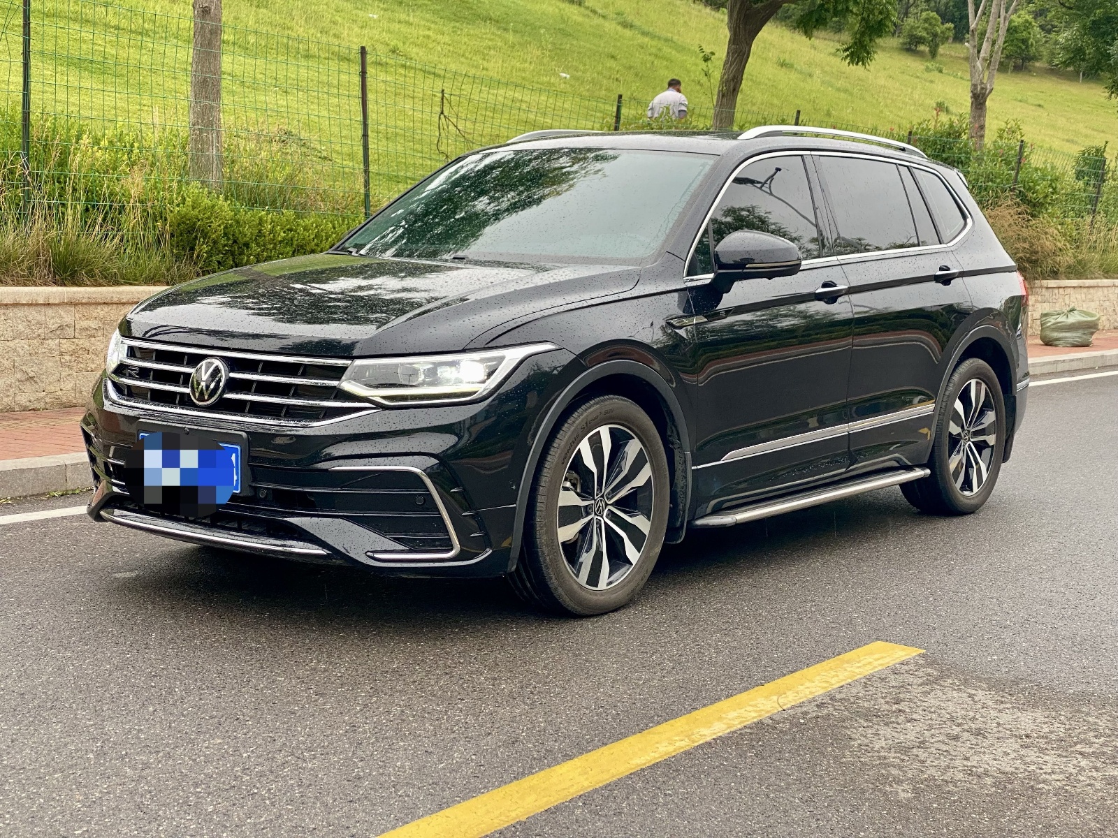 MY2022 Tiguan L 330TSI AT 2WD R-Line Flagship Version 