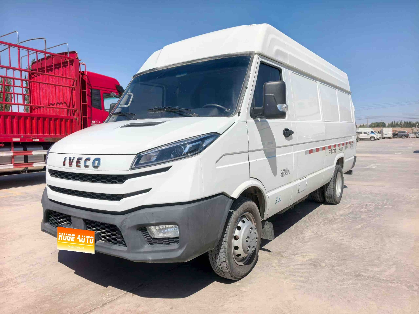 MY2023 IVECO Daily 2.8T V40 Cargo van Long Wheel Base Middle roof Double-tire Side sliding-door 2- 3 seats