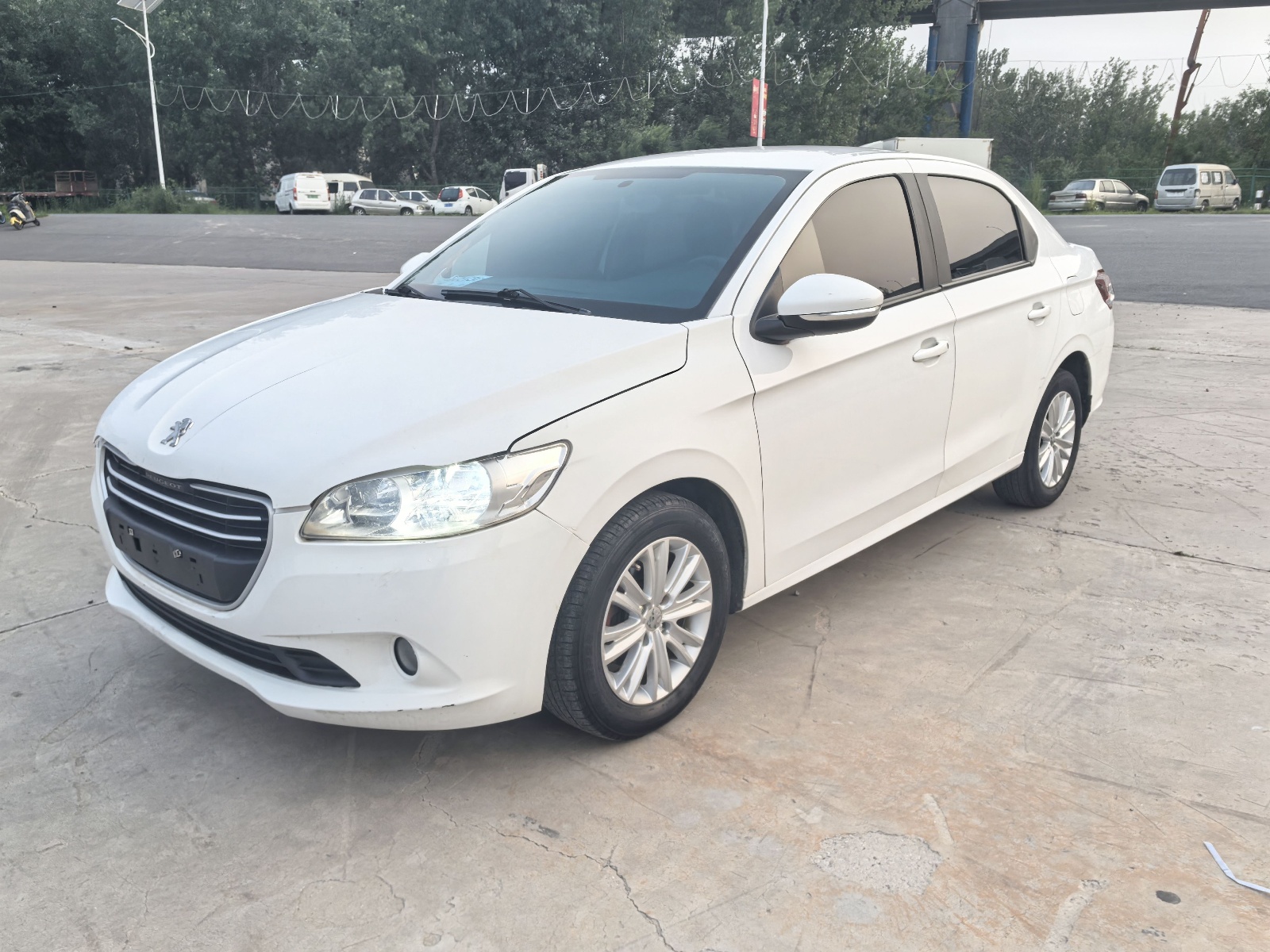 MY2014 Peugeot 301 1.6L MT Comfort 