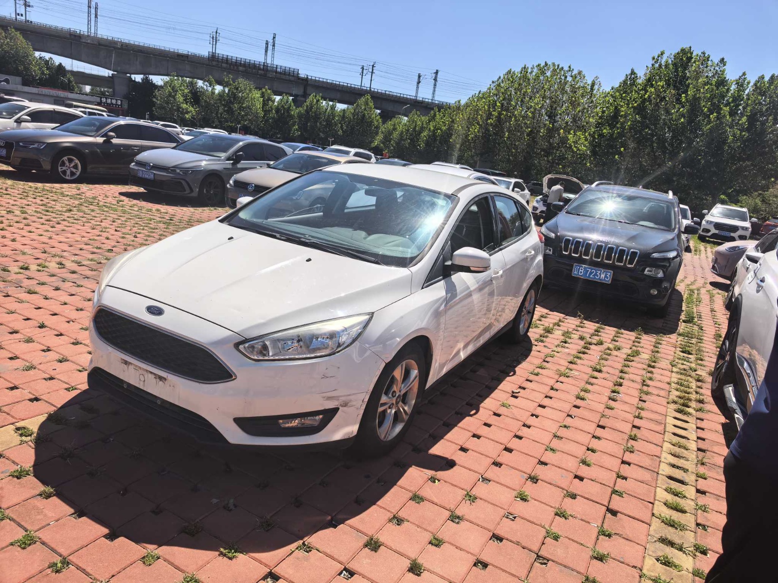 MY2015 Focus Hatchback 1.6L AT Comfort Version 