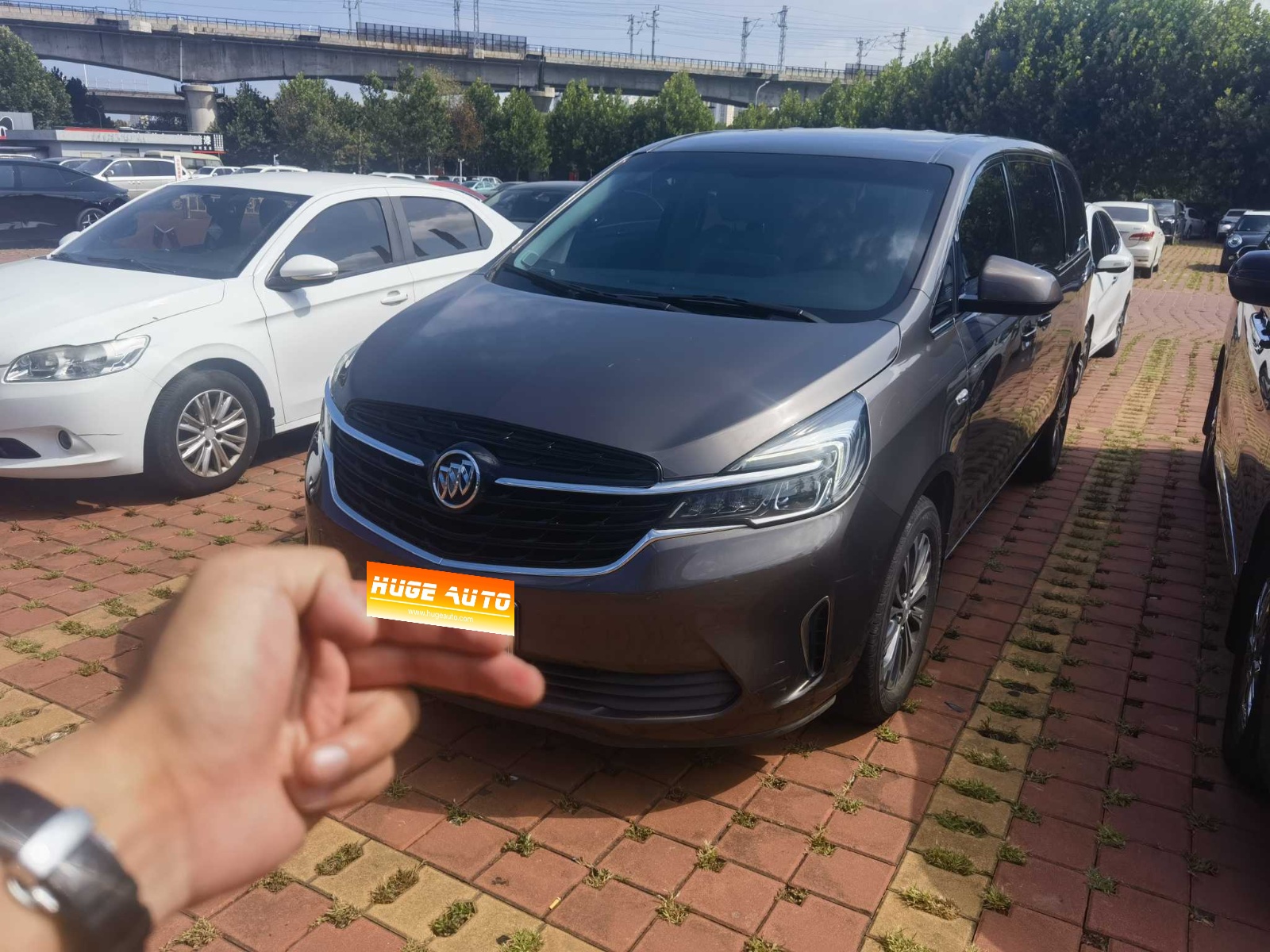 MY2022 Buick GL8 Land Business Class 652T Comfort Version 