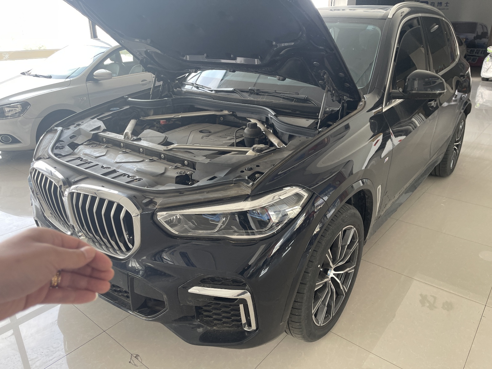 MY2022 BMW X5 xDrive 30Li Exclusive Version M Sport Kit 