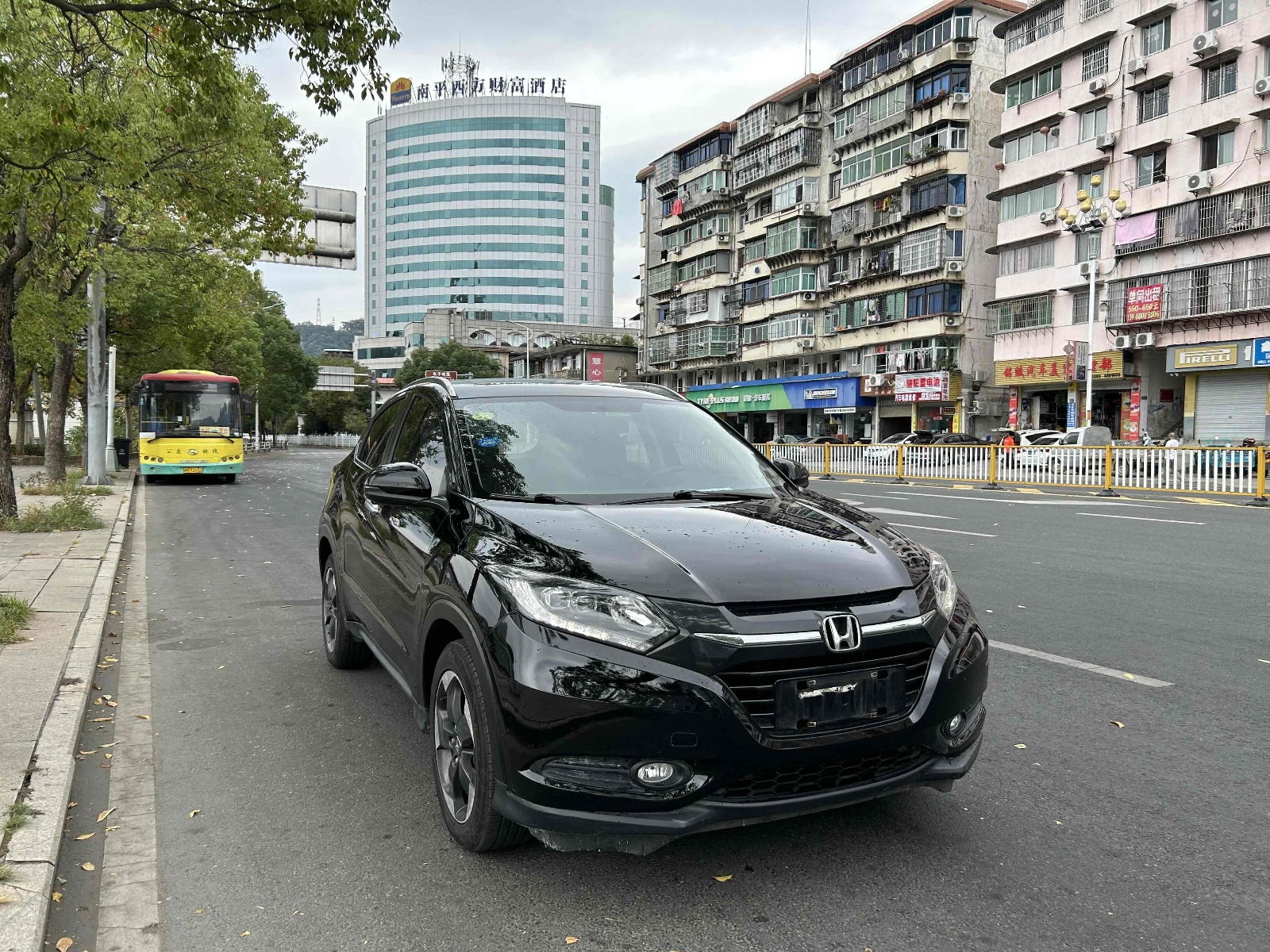 MY2015 Vezel 1.8L CVT 2WD Luxury Version