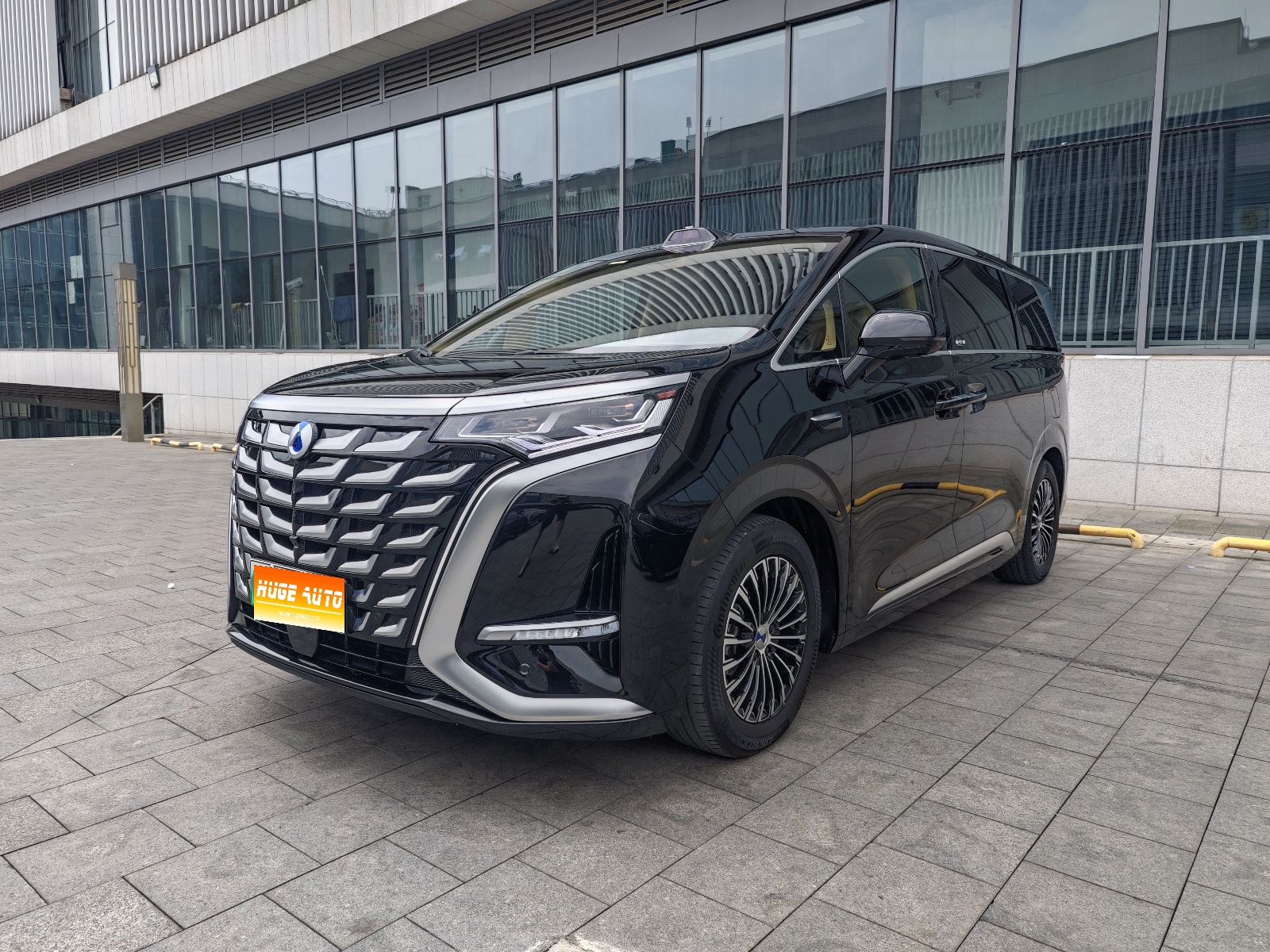 MY2025 DENZA D9 DM-i iDrive 1020 4WD Flagship
