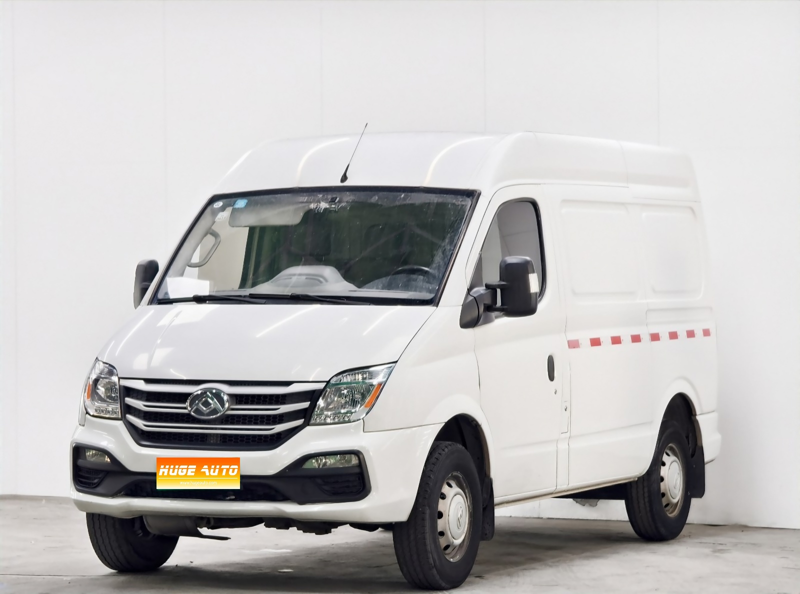 MY2019 V80 2.0T Plus 6-Speed MT Cargo Van Short Wheel Base Middle Roof 2- 3-Seat 