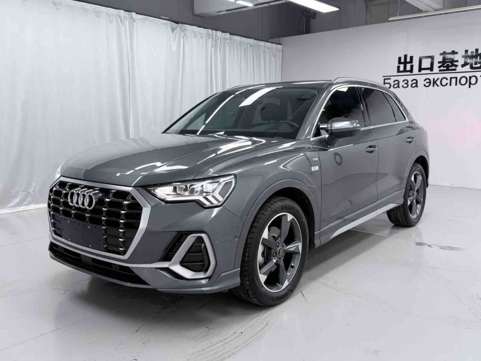 MY2022 Audi Q3 35 TFSI Fashion Dynamic Version