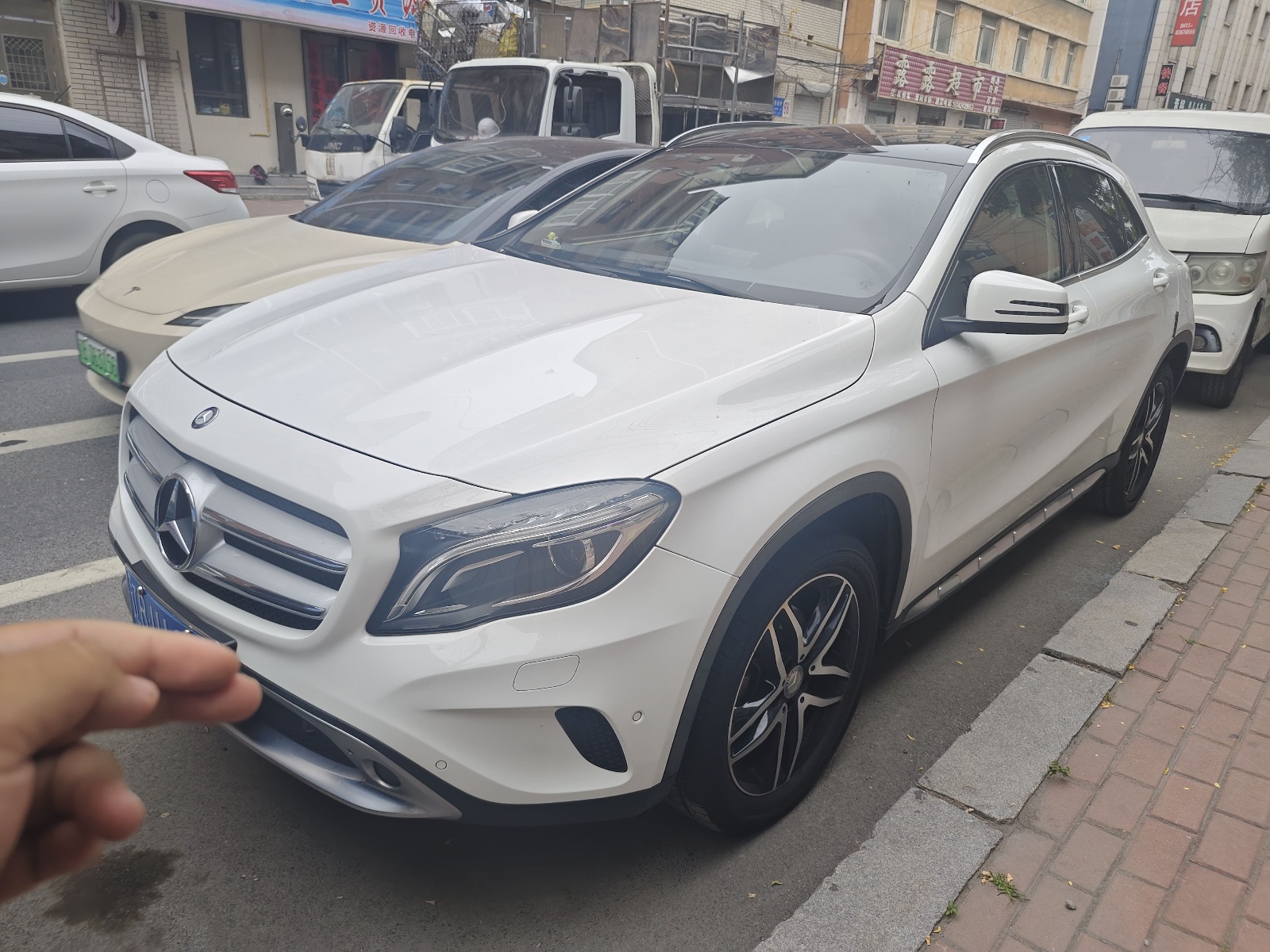 MY2015  Mercedes Benz  GLA Class  GLA 200  Fashion