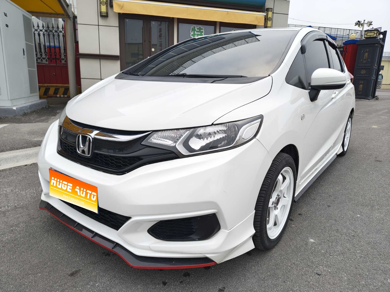 MY2018  Fit  1.5L CVT Confort  Sunroof