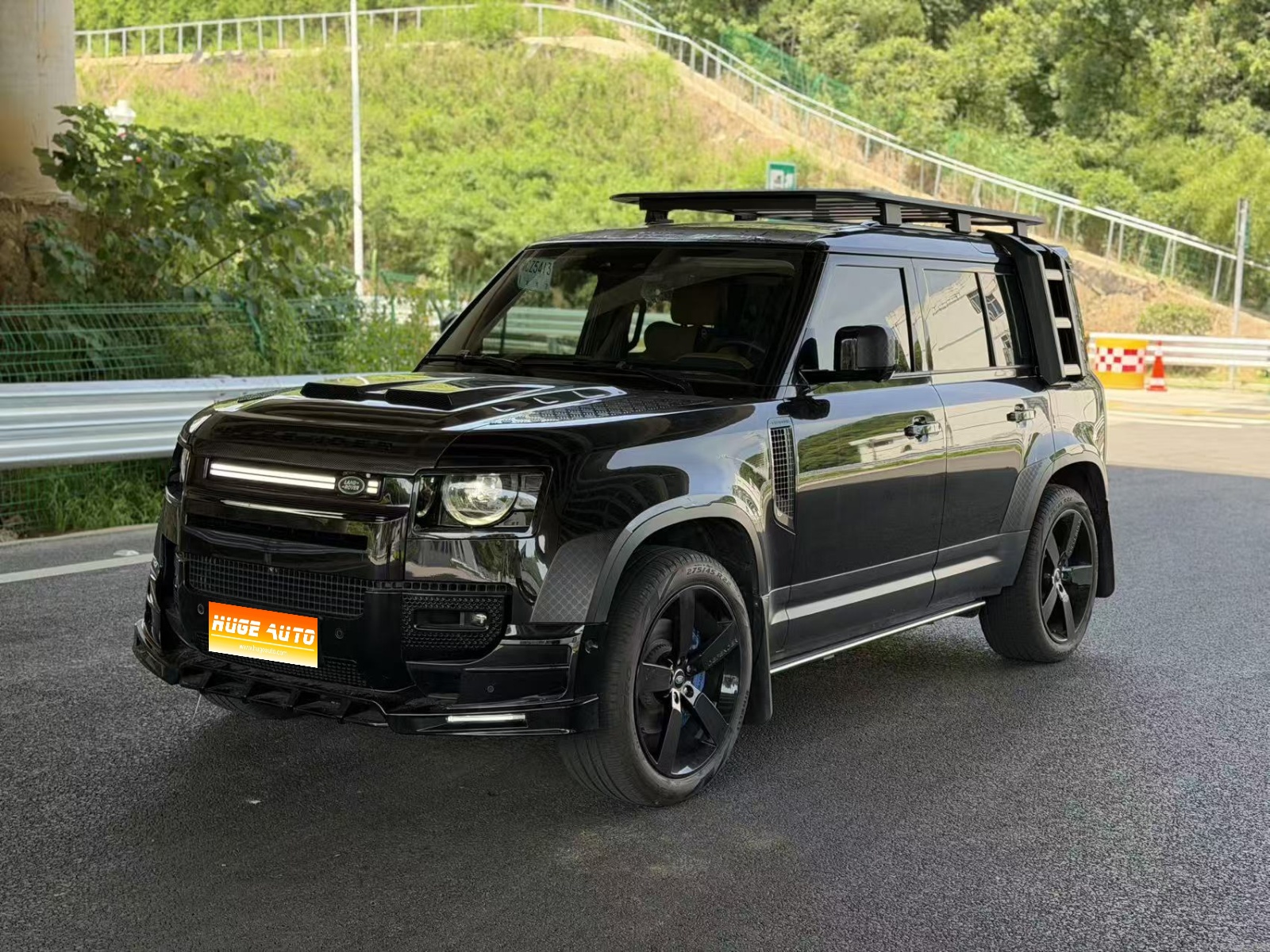 MY2023 Defender Facelift 110 3.0T P400 Black Edition