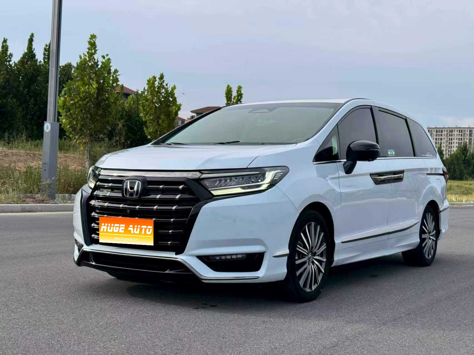 MY2024 ELYSION 2.0L e:HEV Luxury Version