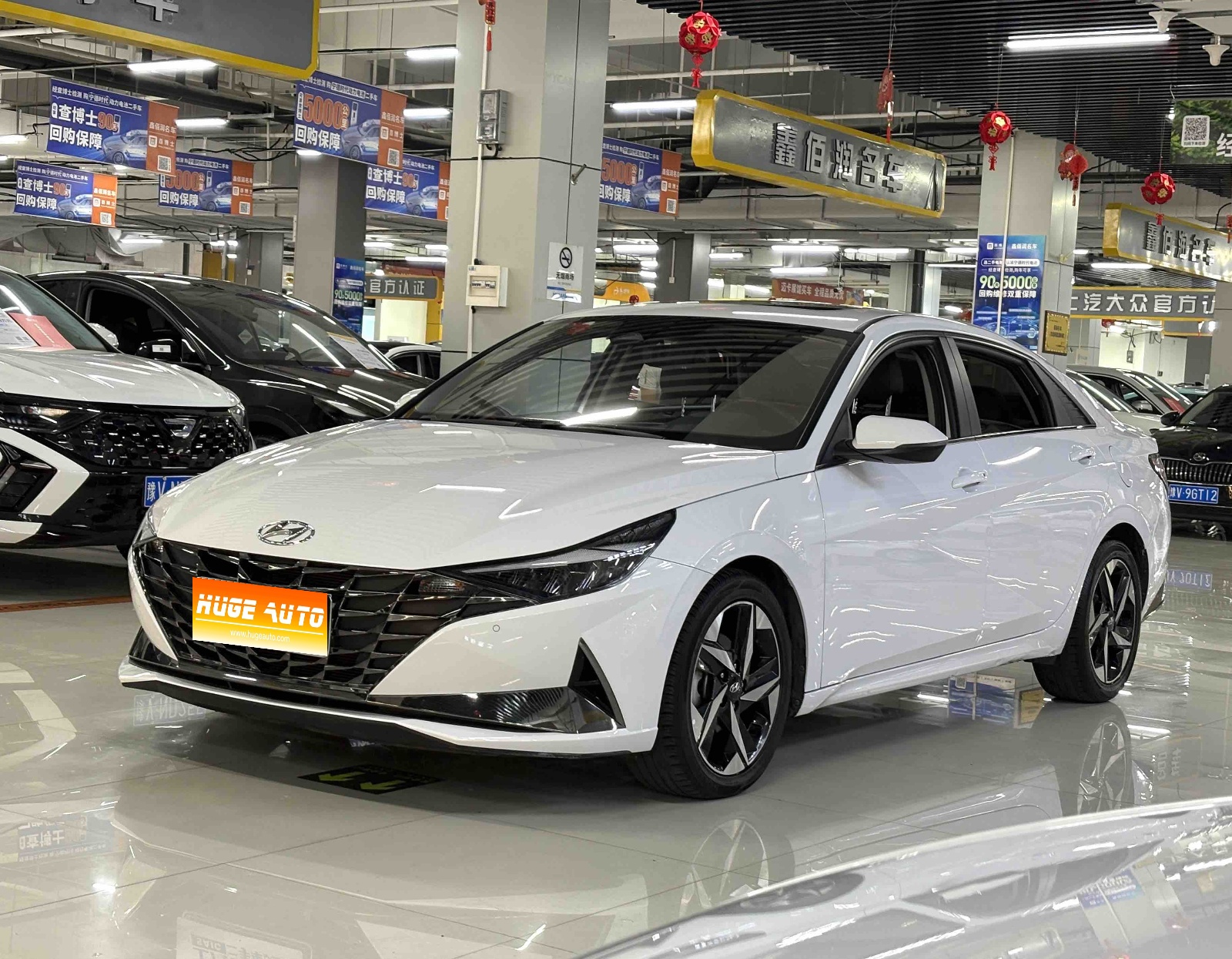2022款 伊兰特 1.5L CVT LUX尊贵版