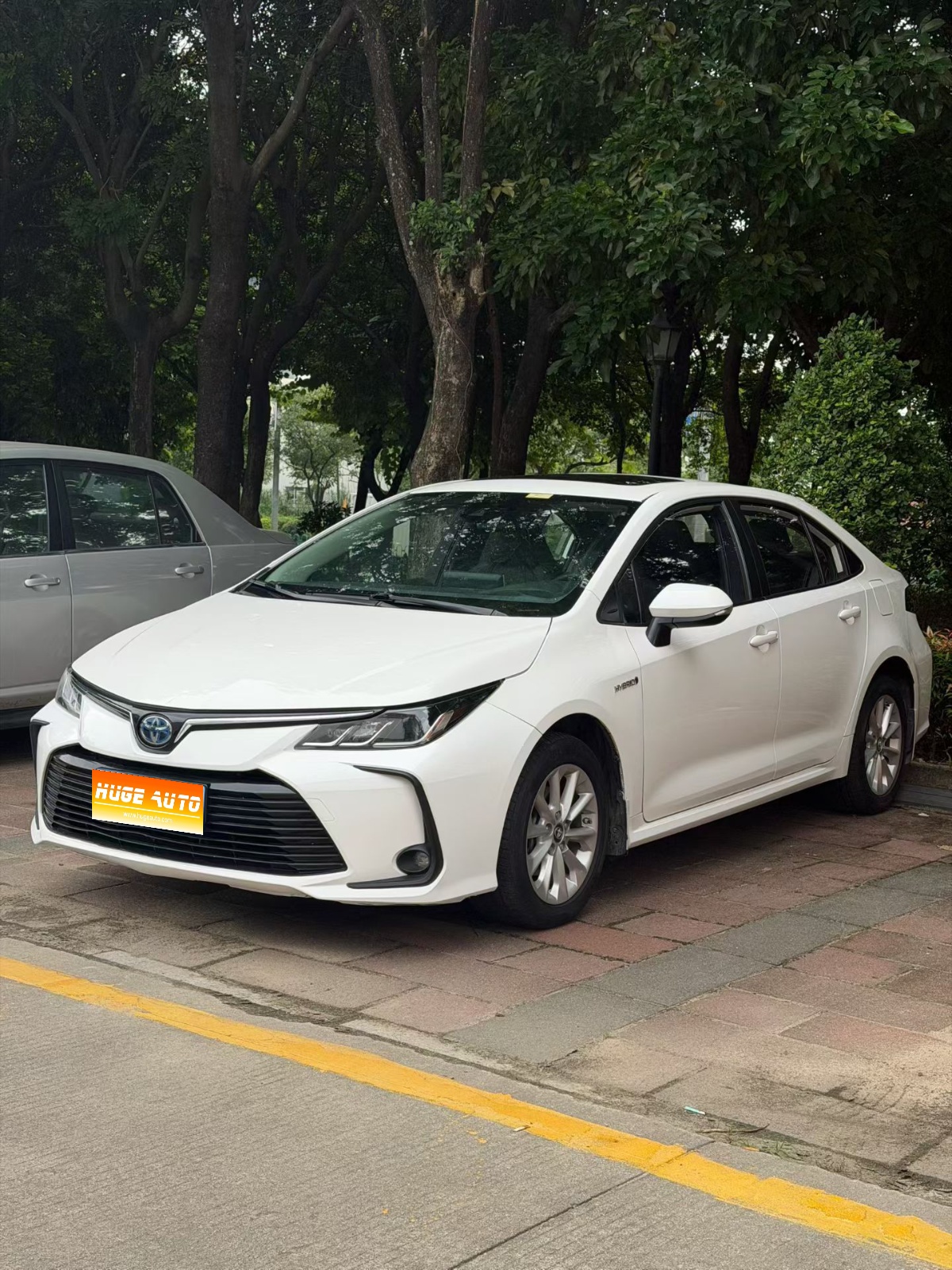 2021款 卡罗拉 双擎 1.8L E-CVT先锋版