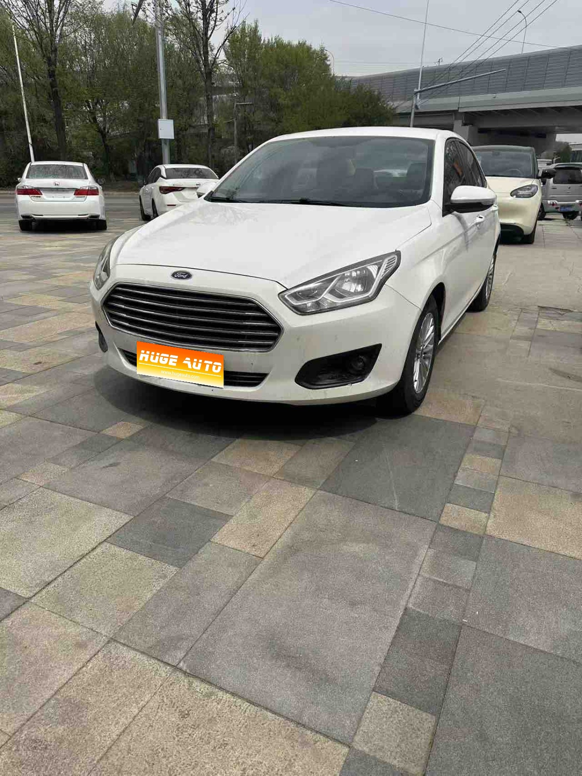 MY2015 ESCORT 1.5L MT Comfort Version 