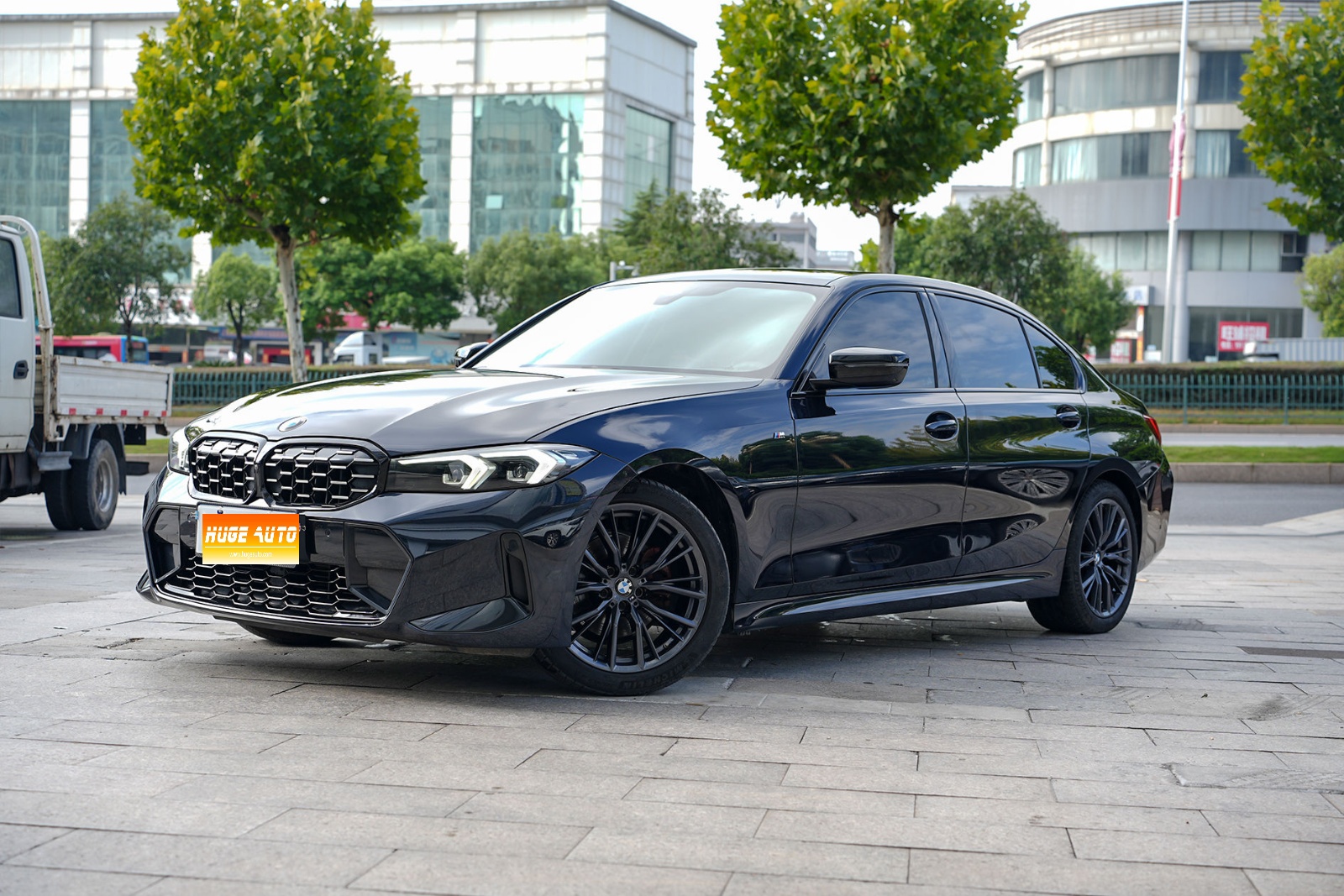MY2023 BMW 3 Series 325Li M Sport Night Kit