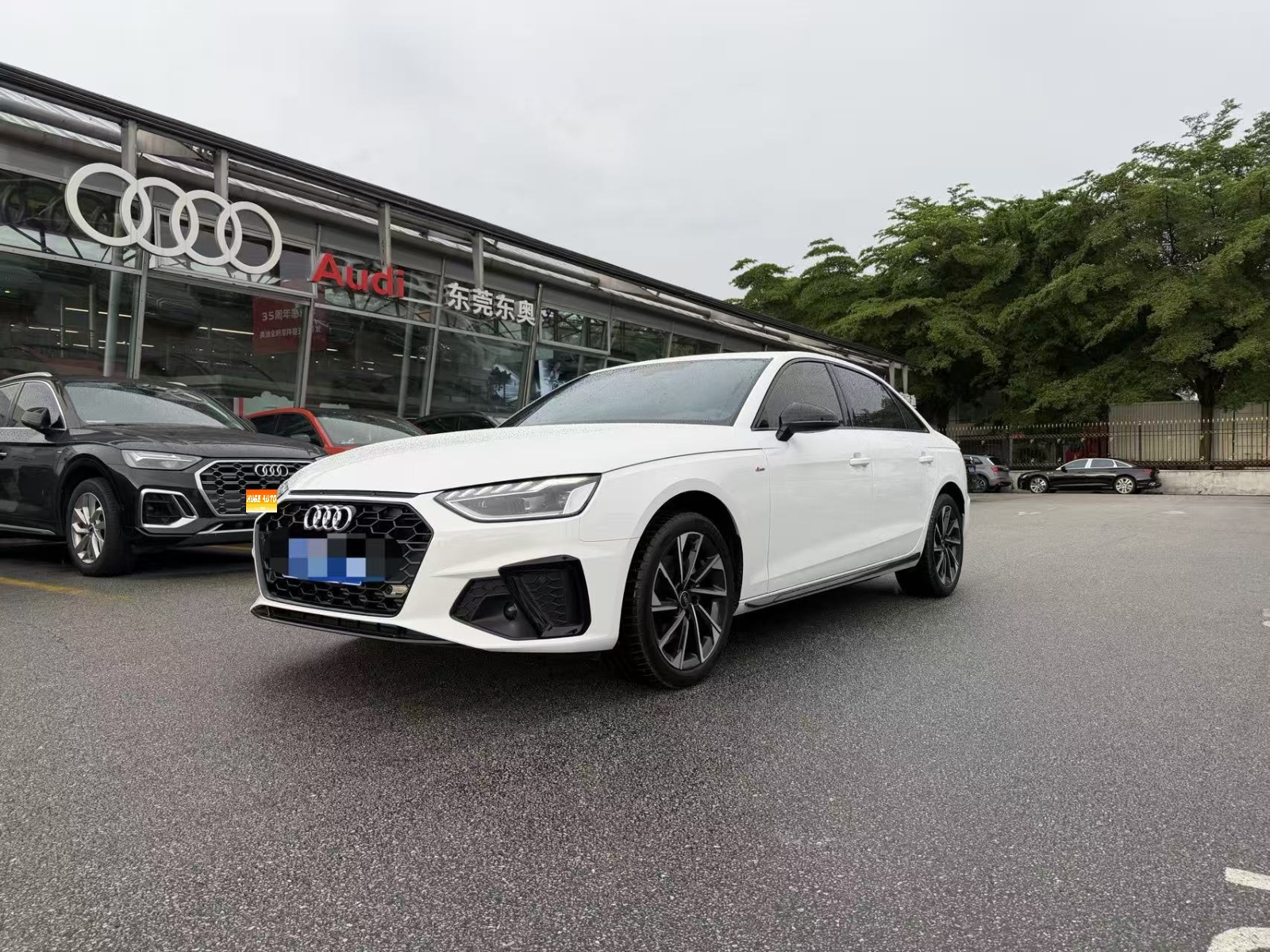 2025款 奥迪A4L 200万辆悦享版 40 TFSI 豪华动感型