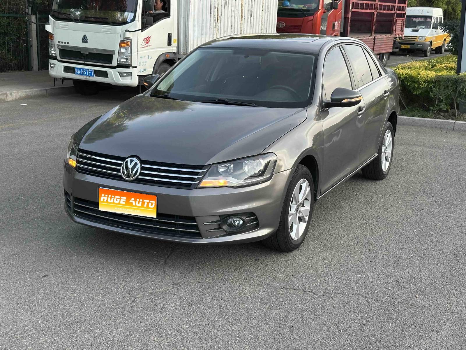 MY2014  Bora  1.6L  MT  Confort