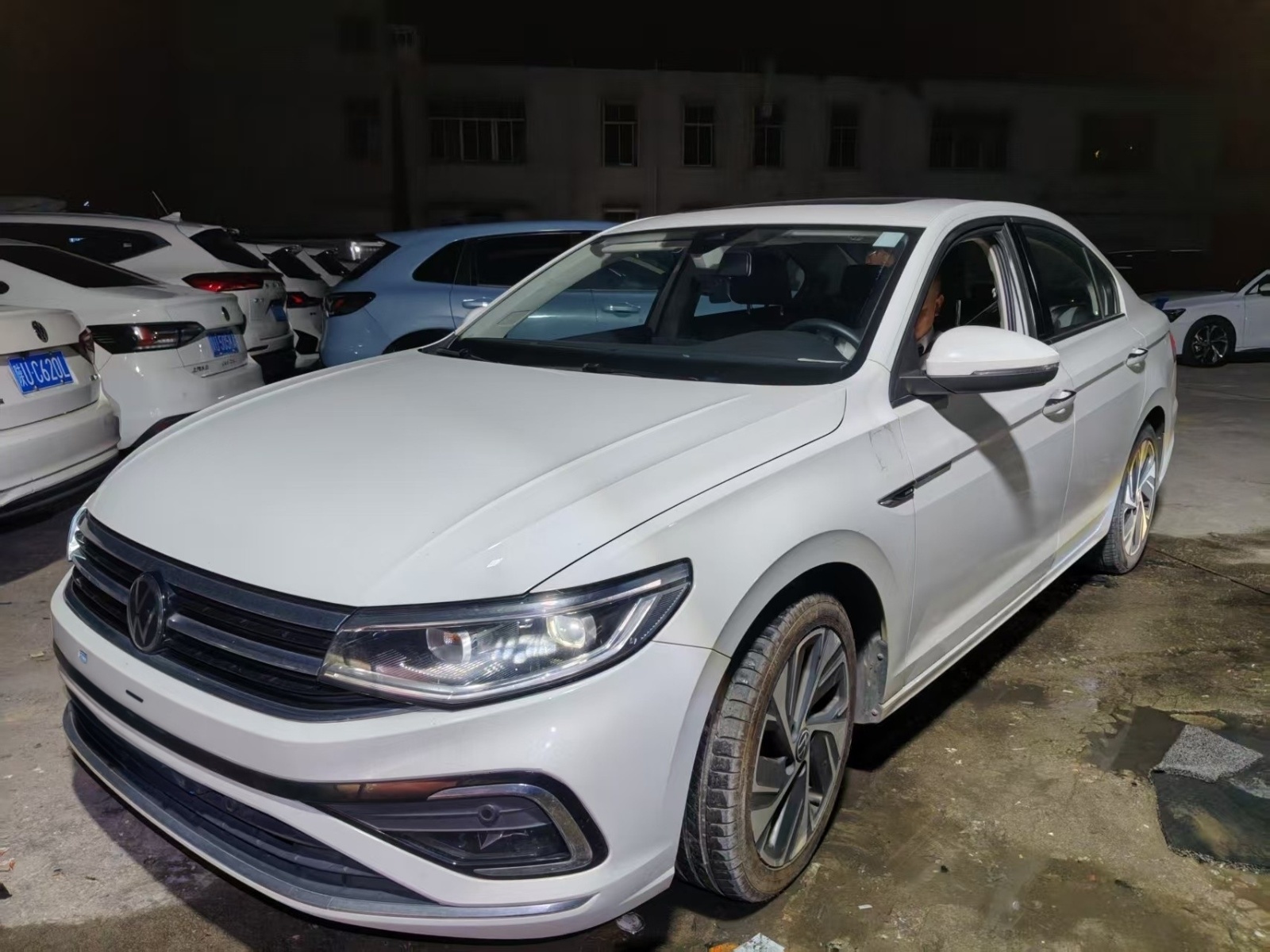 2024款 宝来 300TSI DSG尊行版