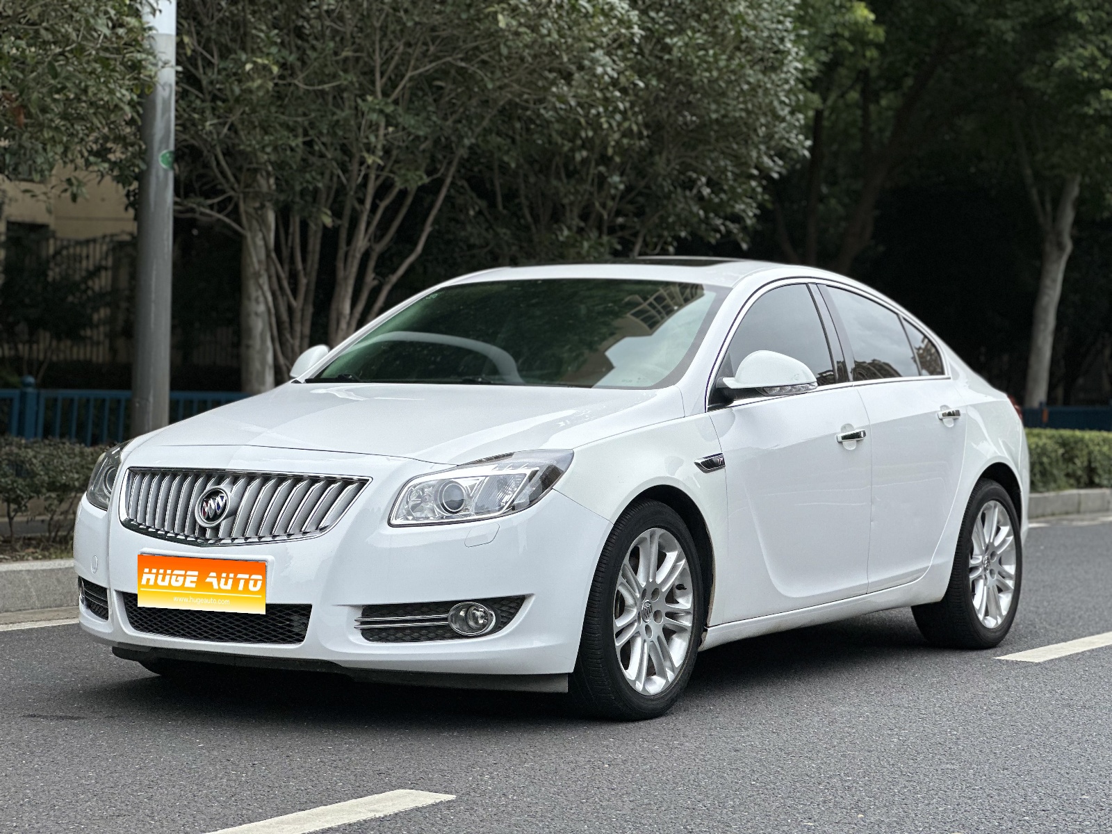 MY2012 Regal 2.0T Luxury Sport Version