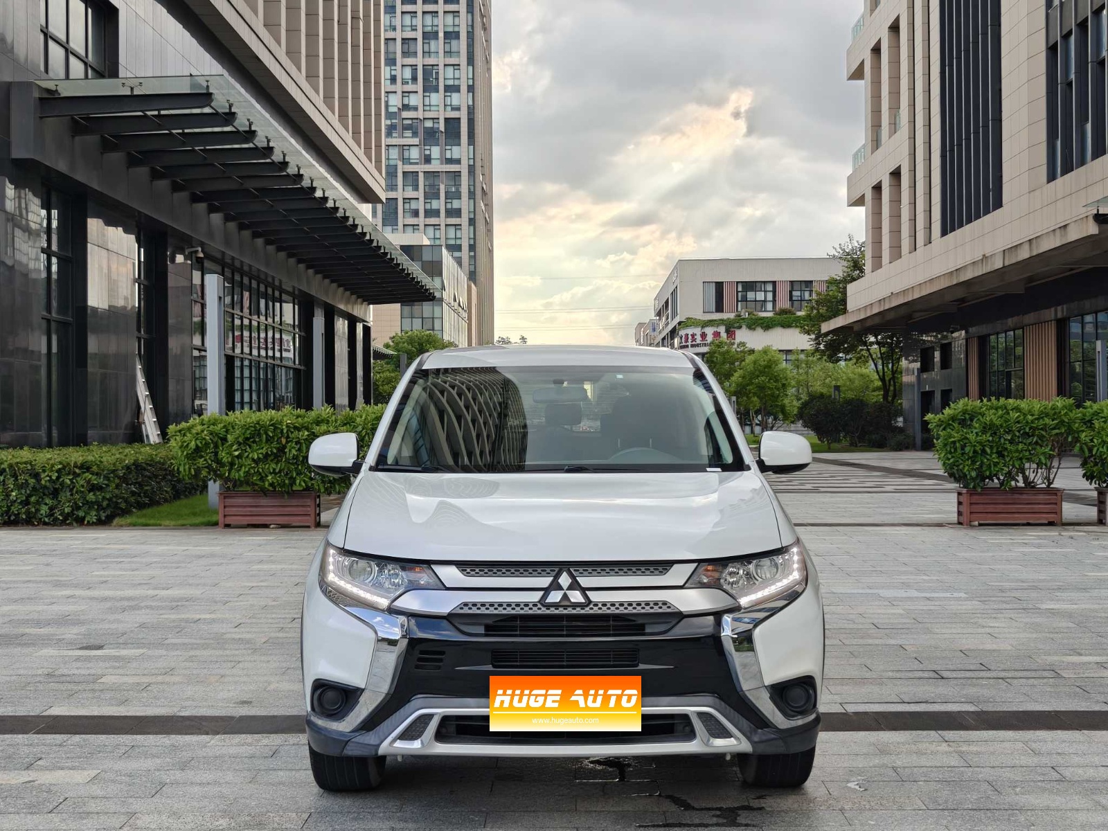 MY2020 Outlander 2.0L 2WD Enjoy Version 5-Seat National VI