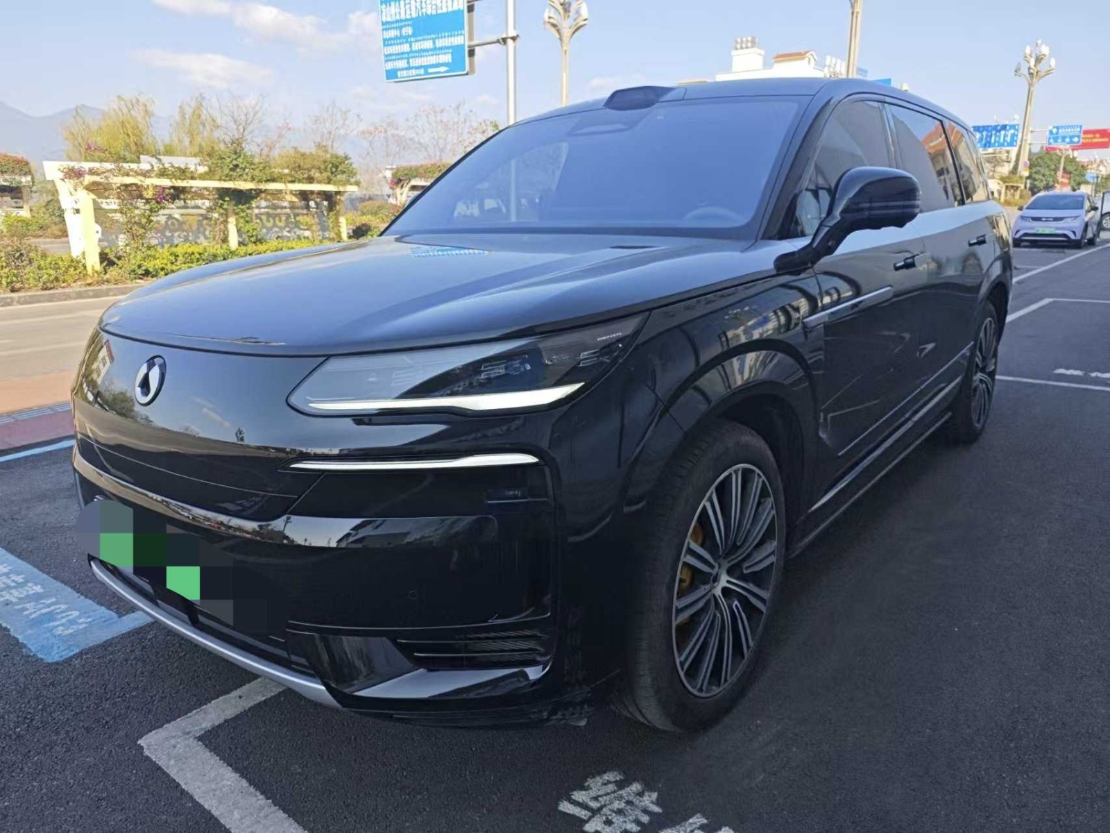 MY2025 DENZA N9 Flagship