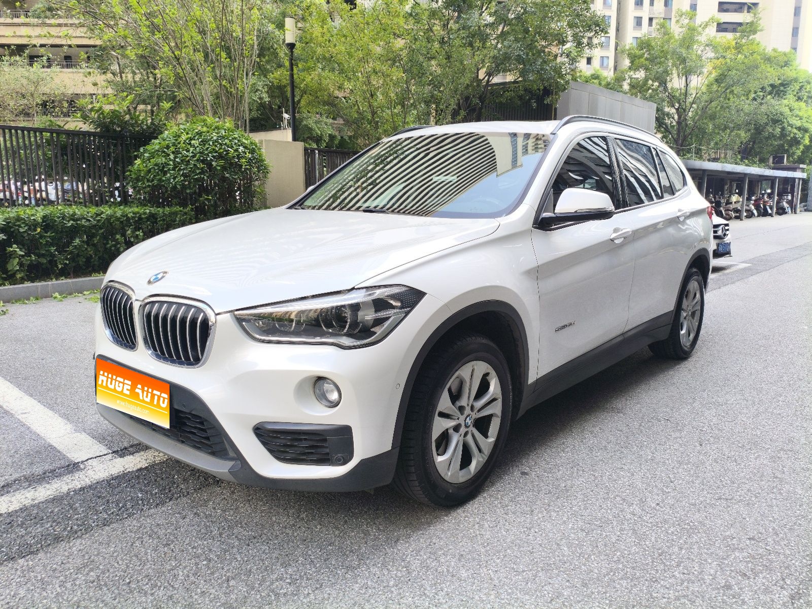 MY2016 BMW X1 sDrive18Li Exclusive Version 