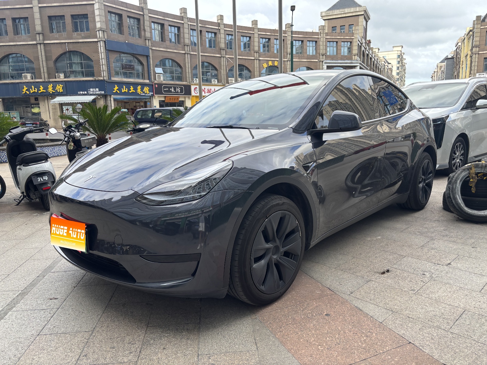 2024款 Model Y 后轮驱动版