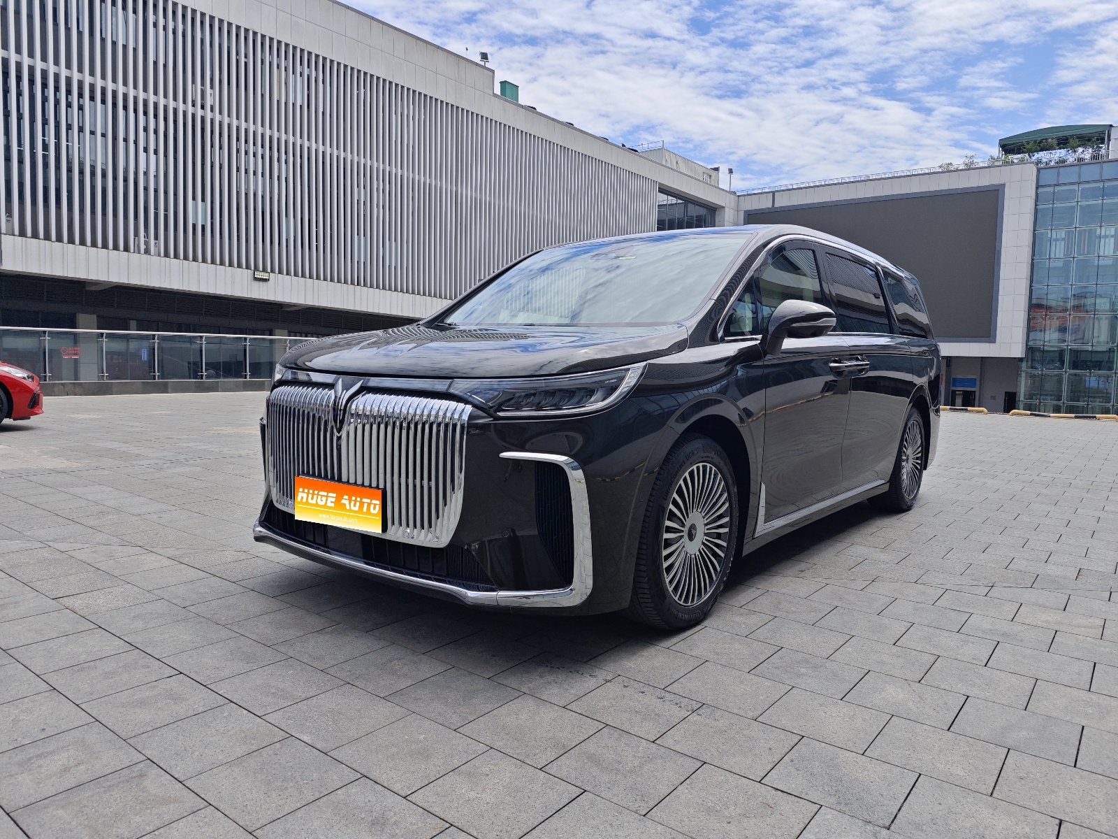 2025款 岚图梦想家 PHEV 四驱尊贵鲲鹏版