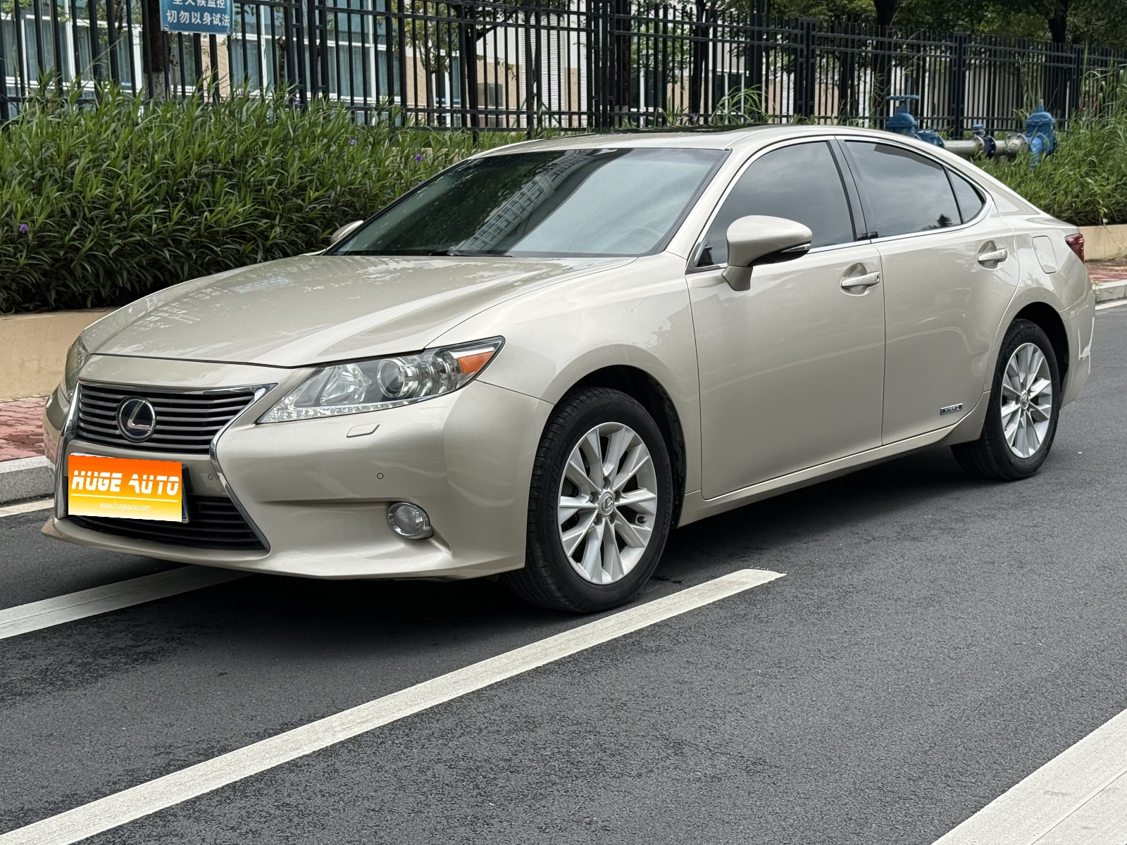 MY2013  Lexus ES 300h  Elite
