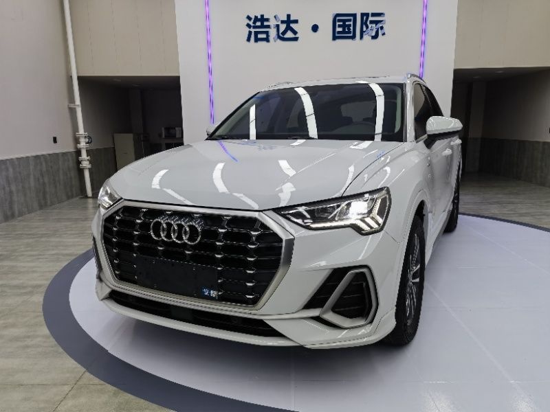 MY2022 Audi Q3 35 TFSI Advanced Dynamic Version