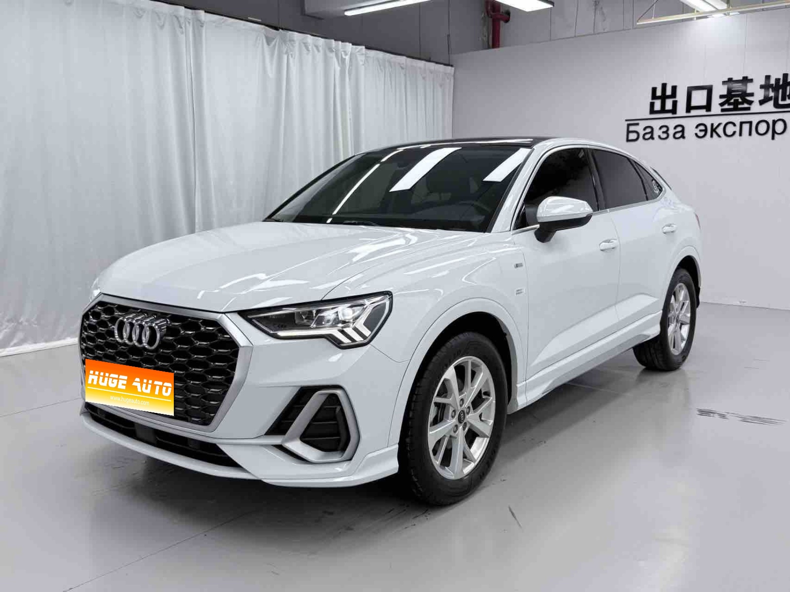 MY2022 Audi Q3 35 TFSI Advanced Dynamic Version