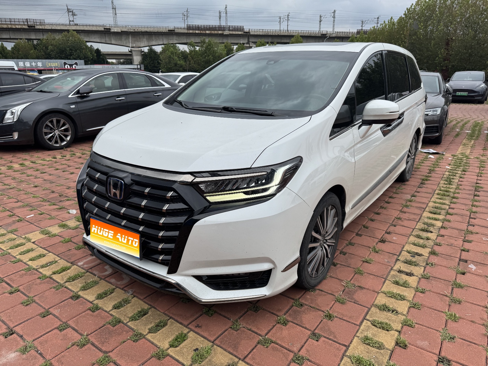MY2022 ELYSION 2.0L eHEV Luxury Version