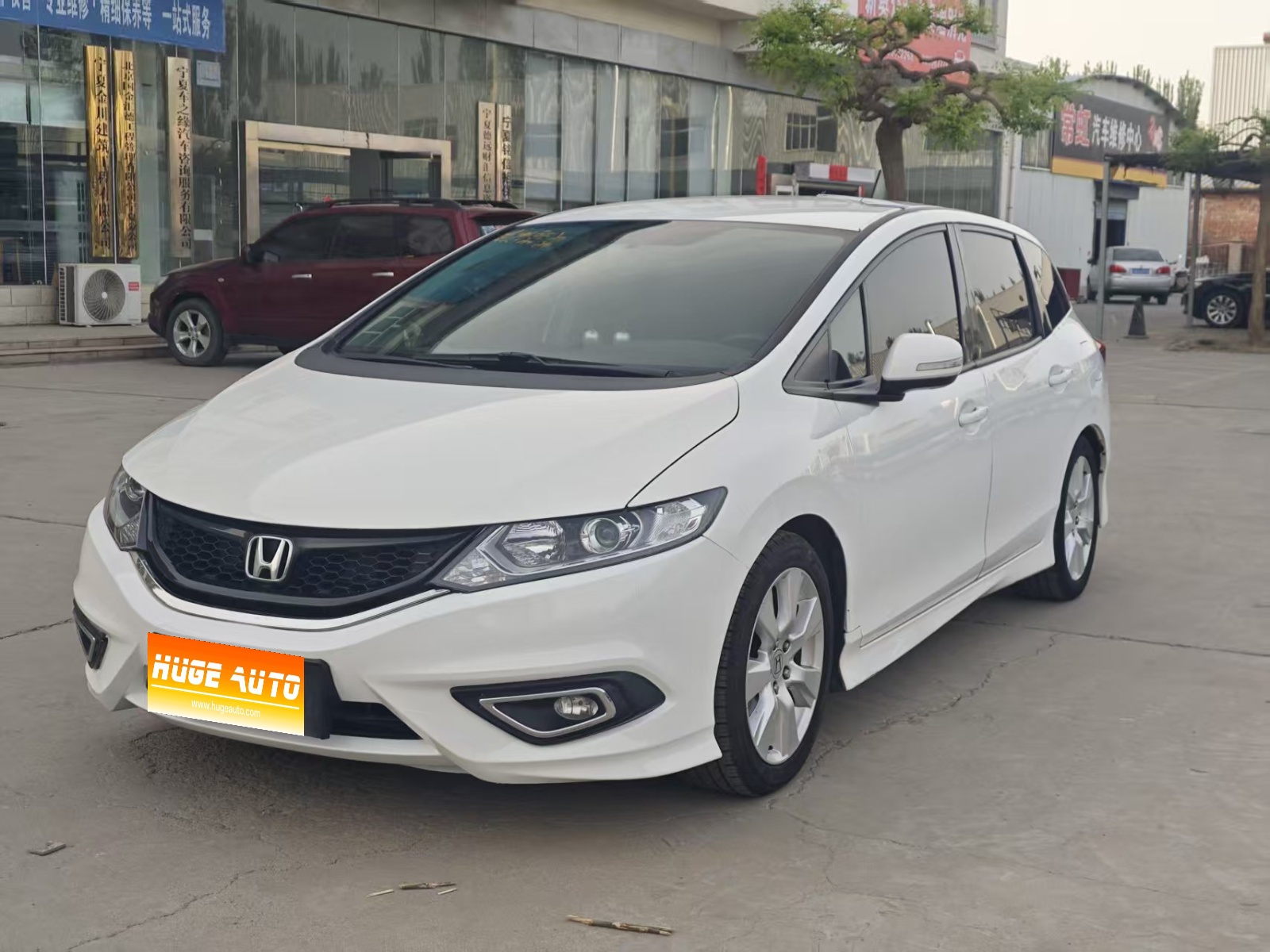 MY2013 Jade 1.8L AT Comfort 5 seaters