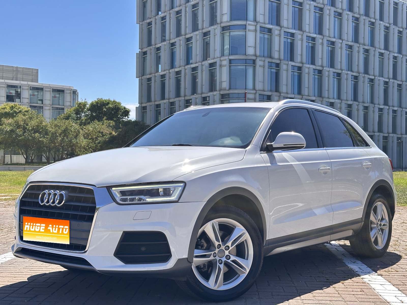 MY2018 Audi Q3 30 TFSI Style Collection Version