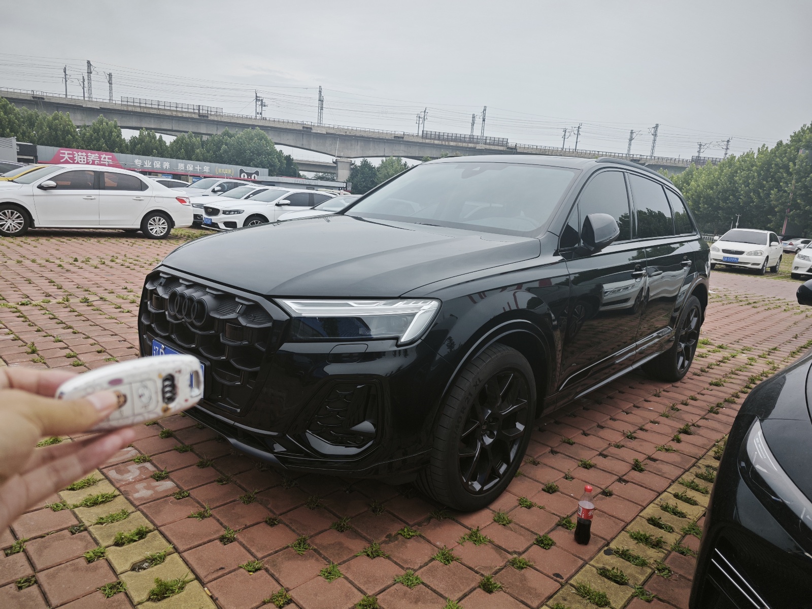 MY2025 AUDI Q7 45 TFSI  quattro S line Black