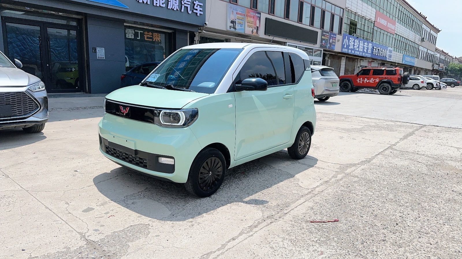 MY2021 Hongguang MINI EV Macaron Fashion Lithium iron phosphate 