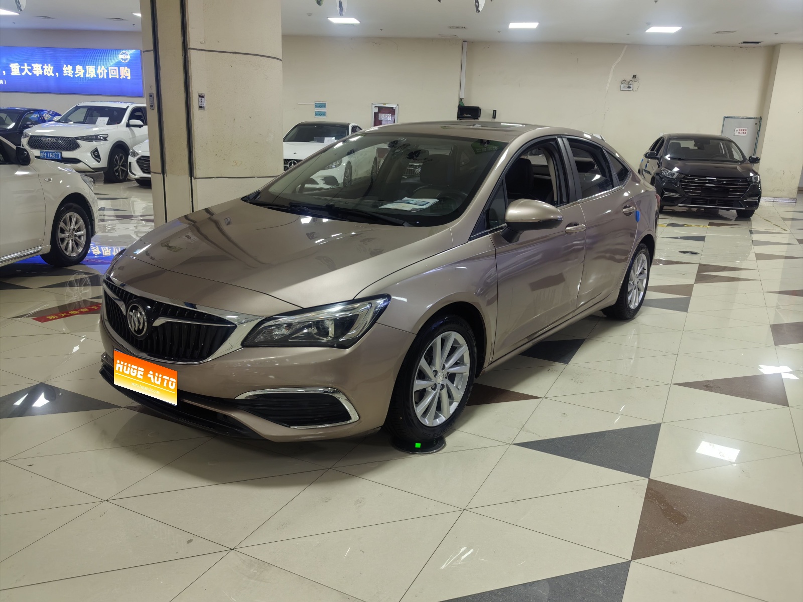 MY2018 Verano Hatchback 15S AT Lead Version 