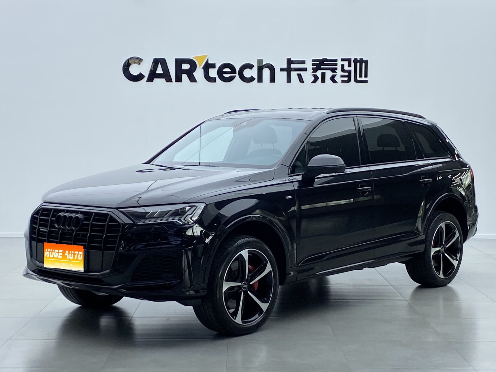 2022款 奥迪Q7 55 TFSI quattro S line冰雪运动版