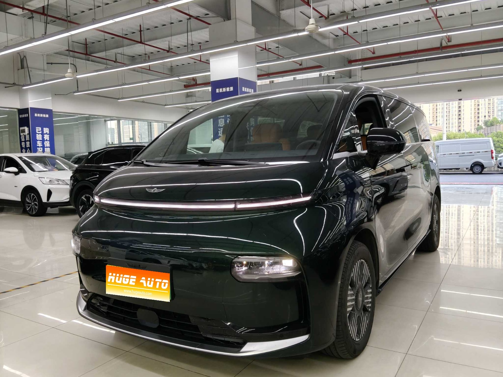 MY2024 LEVC L380 140° 6 Seats 4WD Ultra