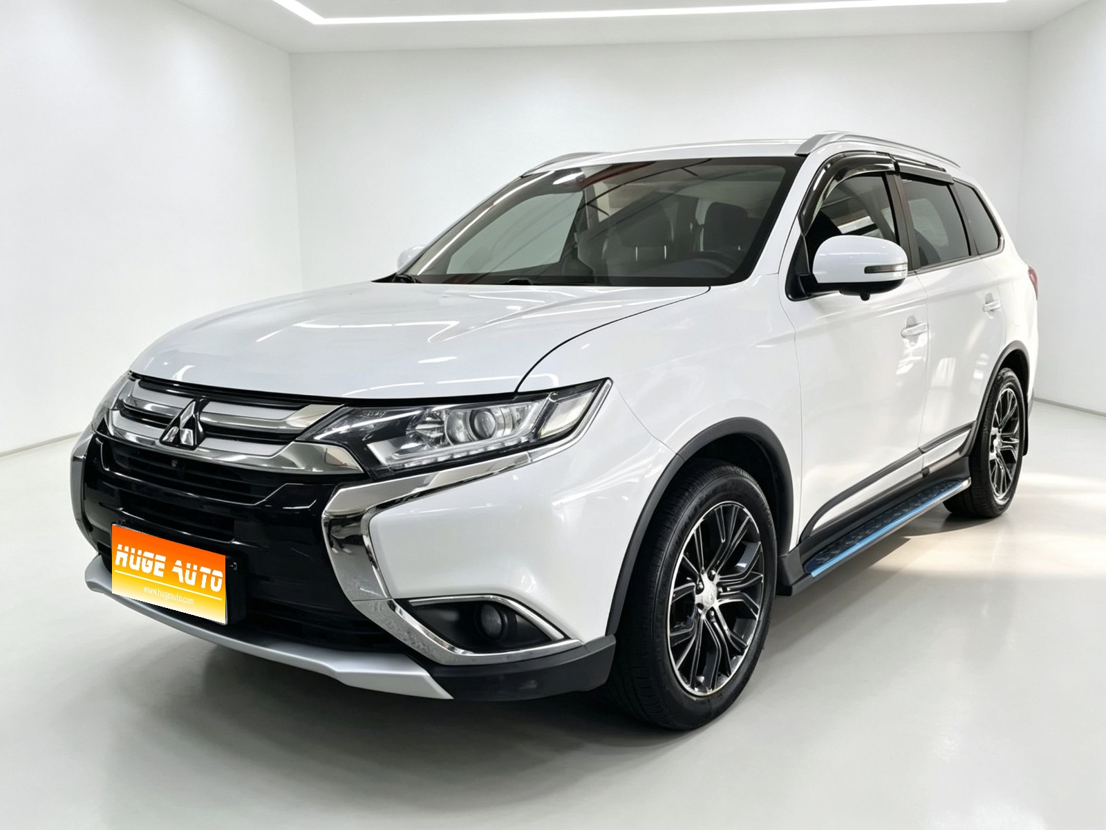 MY2018 Outlander 2.0L 2WD Glory Version 5-Seat 