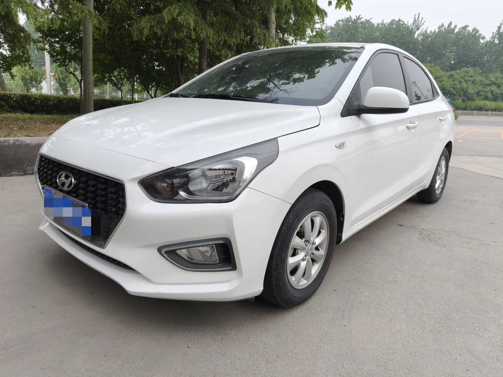 MY2017 Reina 1.4L MT Glow Version National VI