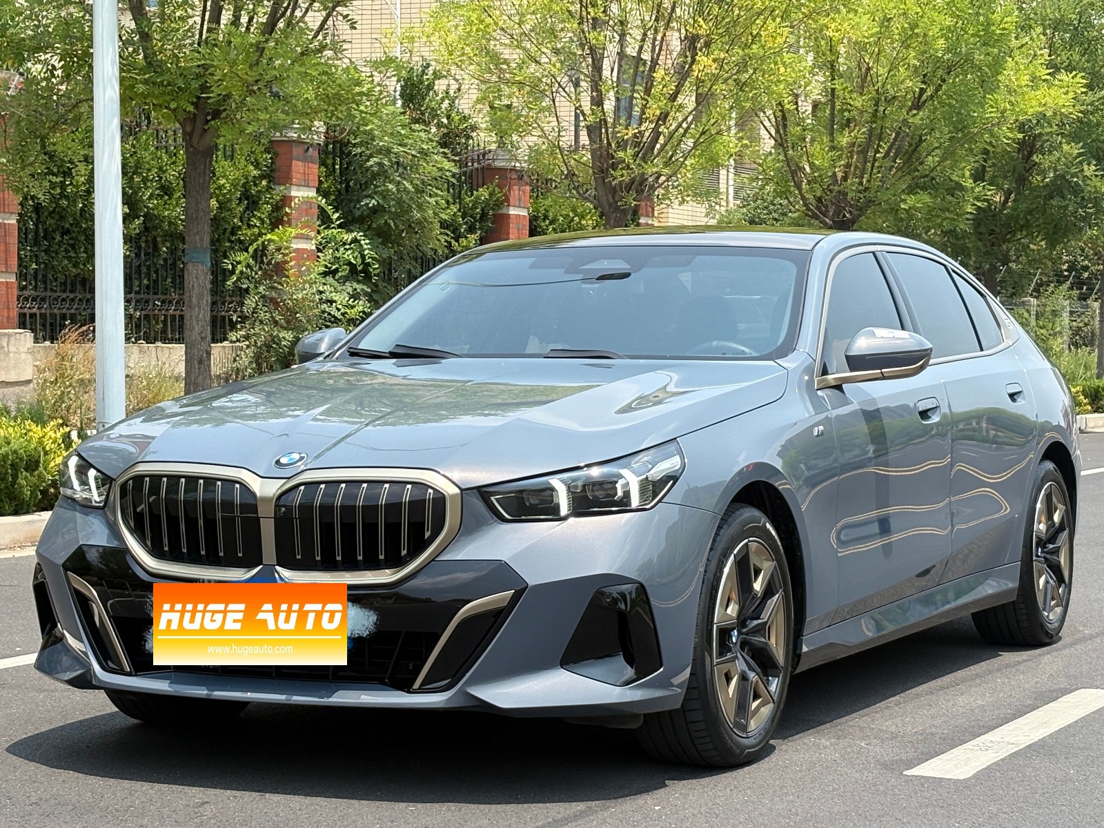 MY2024 BMW 5 Series 530Li Lead Version M Sport kit