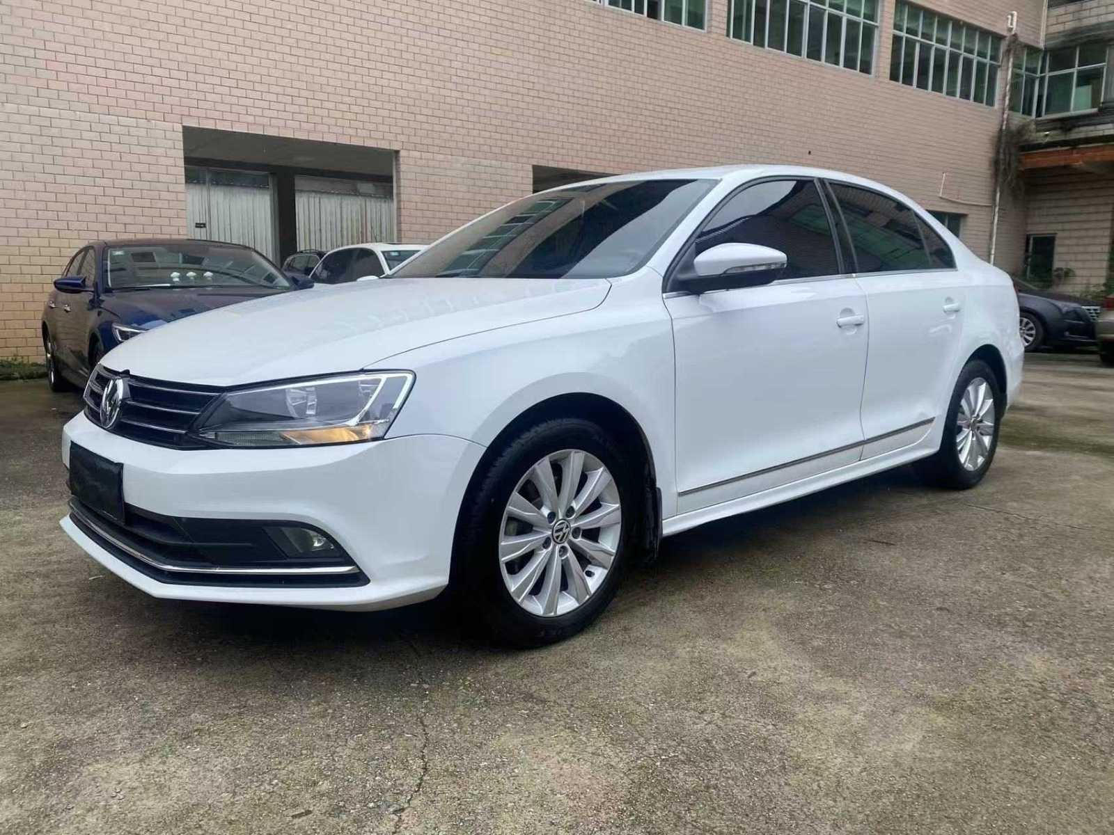 MY2017 Sagitar 1.6L AT Comfort Version 