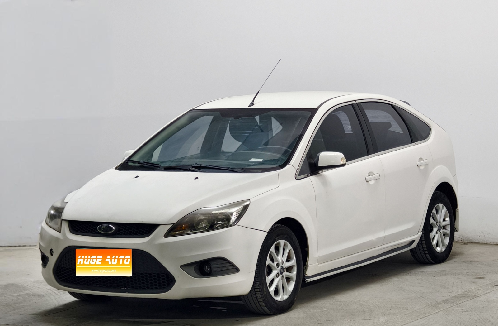 MY2013 Focus Hatchback Classic 1.8L MT Basic 