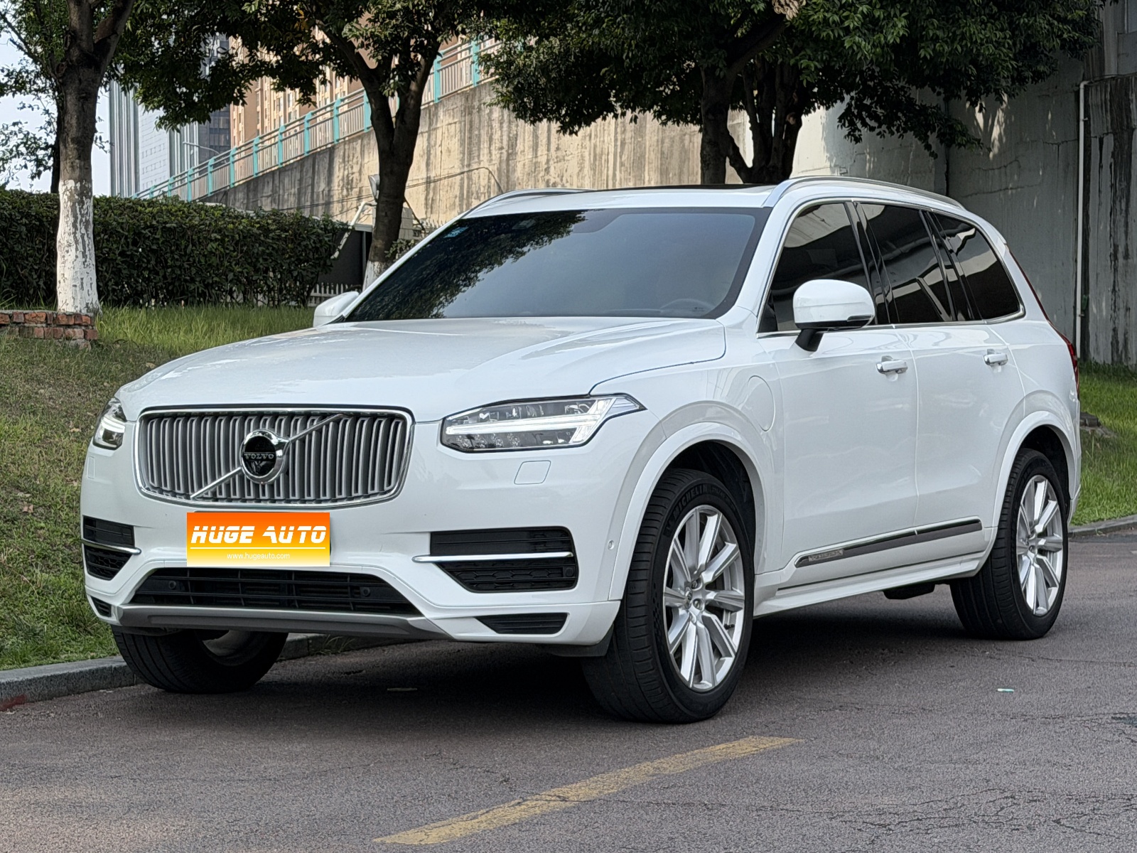 MY2018 Volvo XC90 PHEV E Hybrid T8 Distinguished Version 7 Seaters 