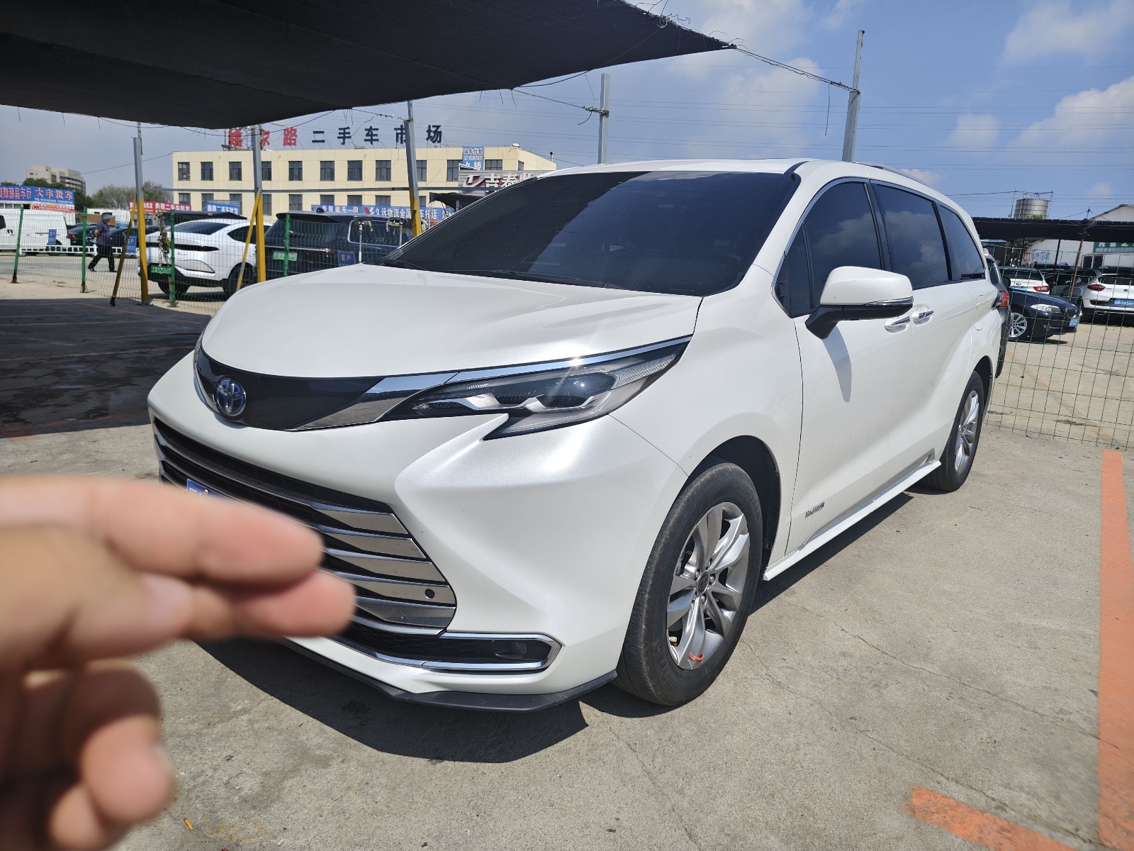 2023款 赛那SIENNA 2.5L混动 舒适版