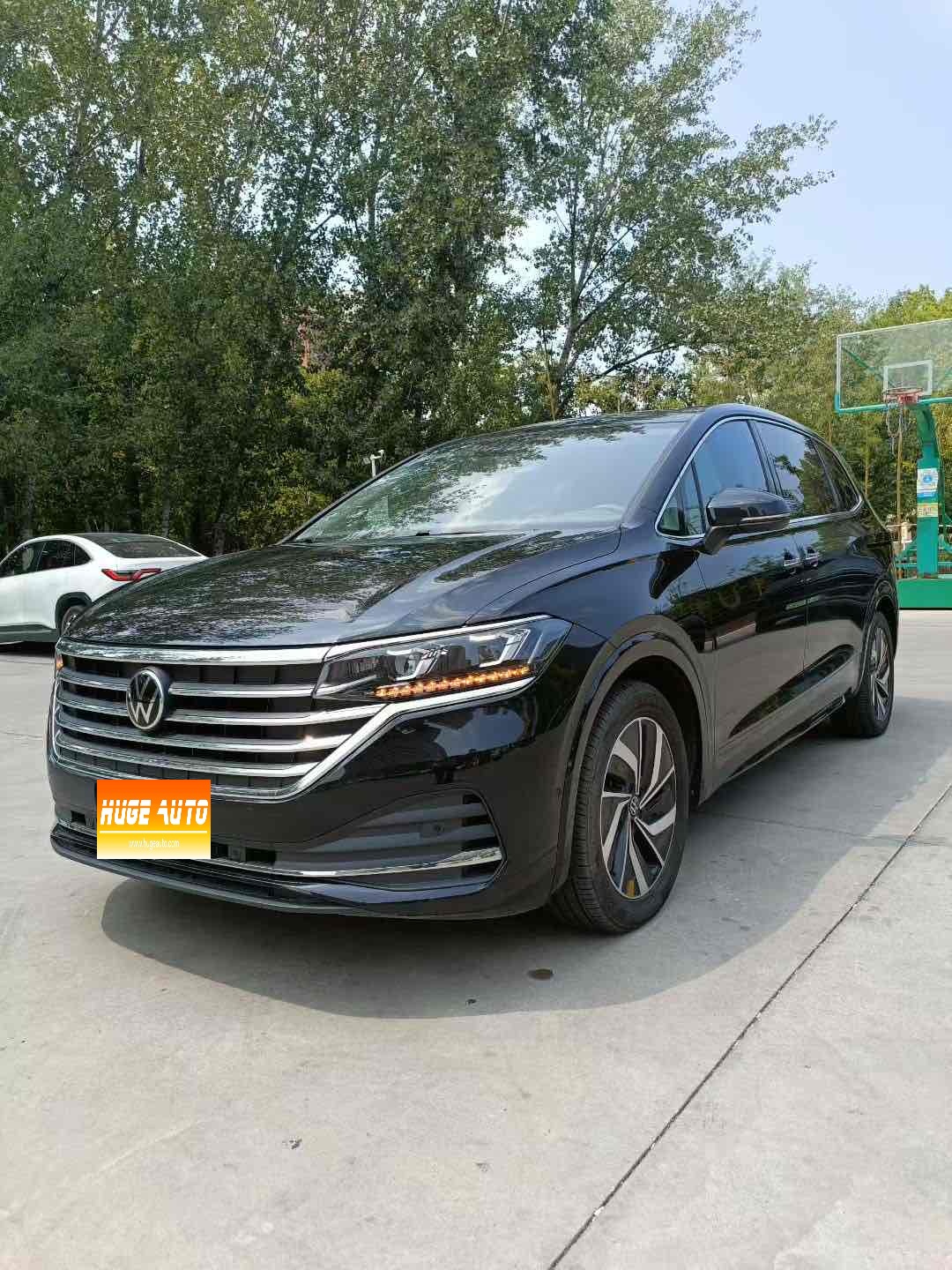 MY2024 Viloran 330TSI Luxury Version
